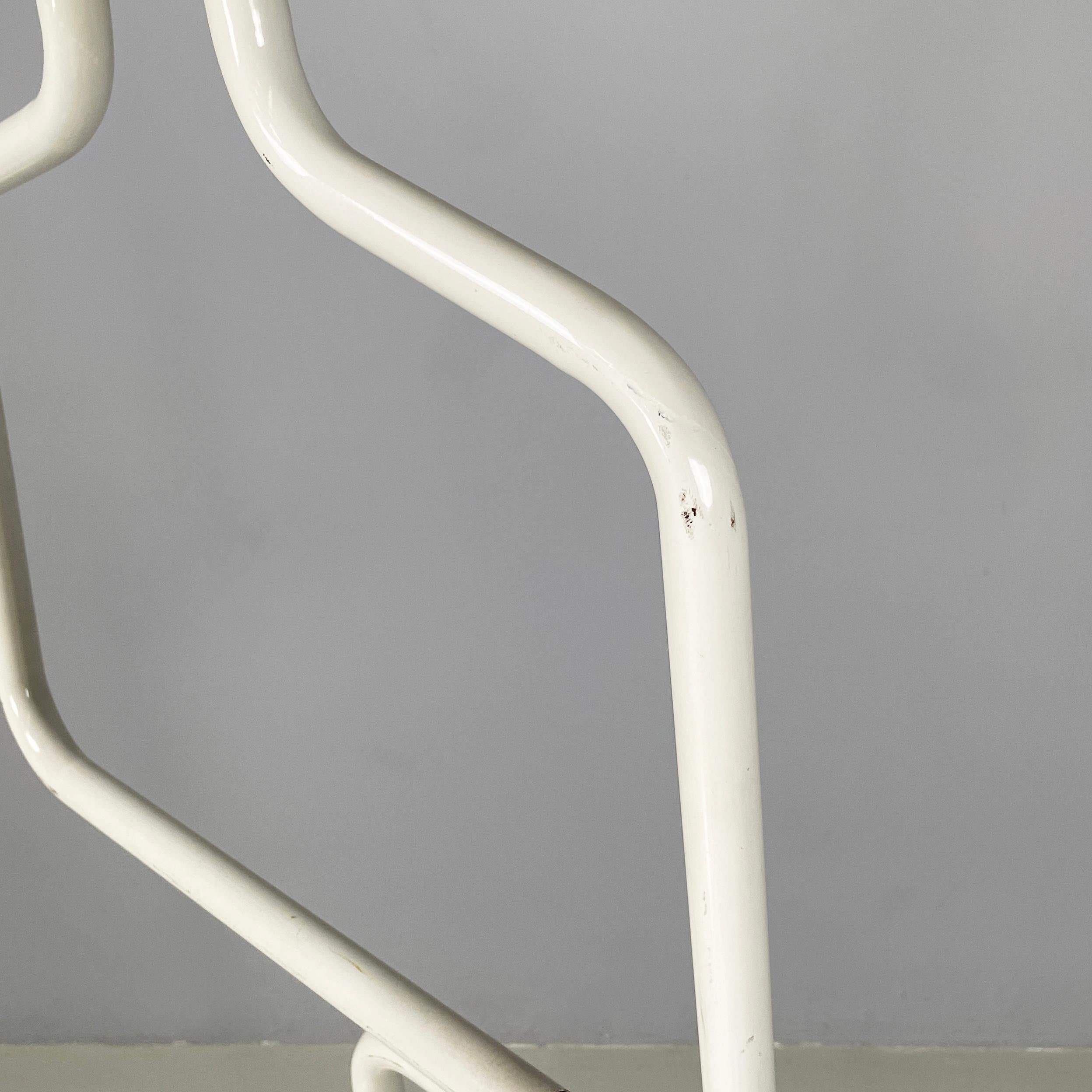 Italian modern White metal valet stand coat hanger by Gieffe, 1970s For Sale 1