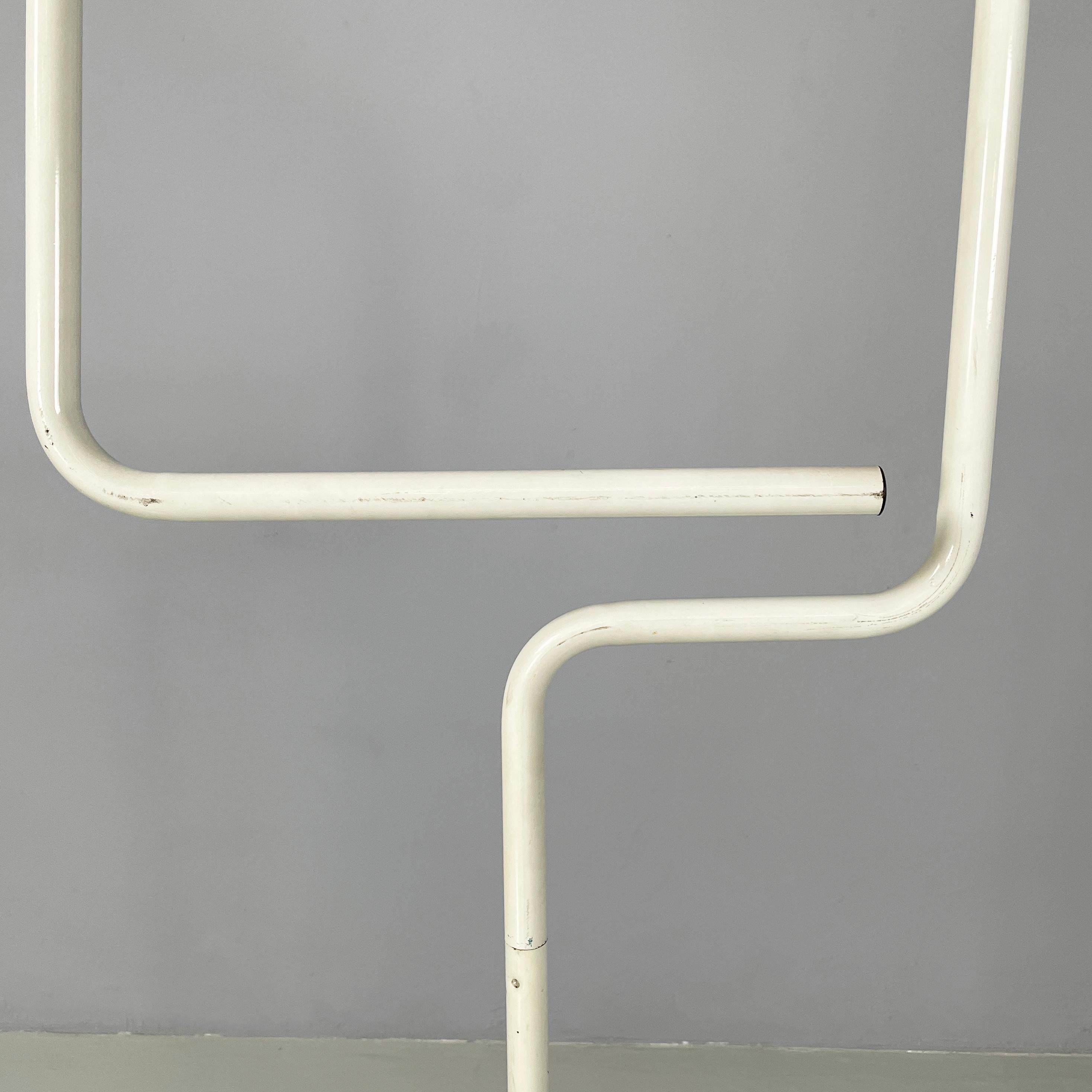 Italian modern White metal valet stand coat hanger by Gieffe, 1970s For Sale 3
