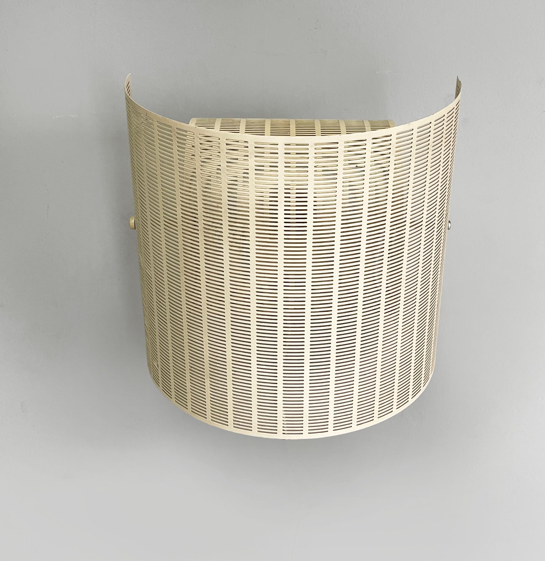 Modern Italian modern white metal wall lamp Shogun by Mario Botta for Artemide, 1980s For Sale