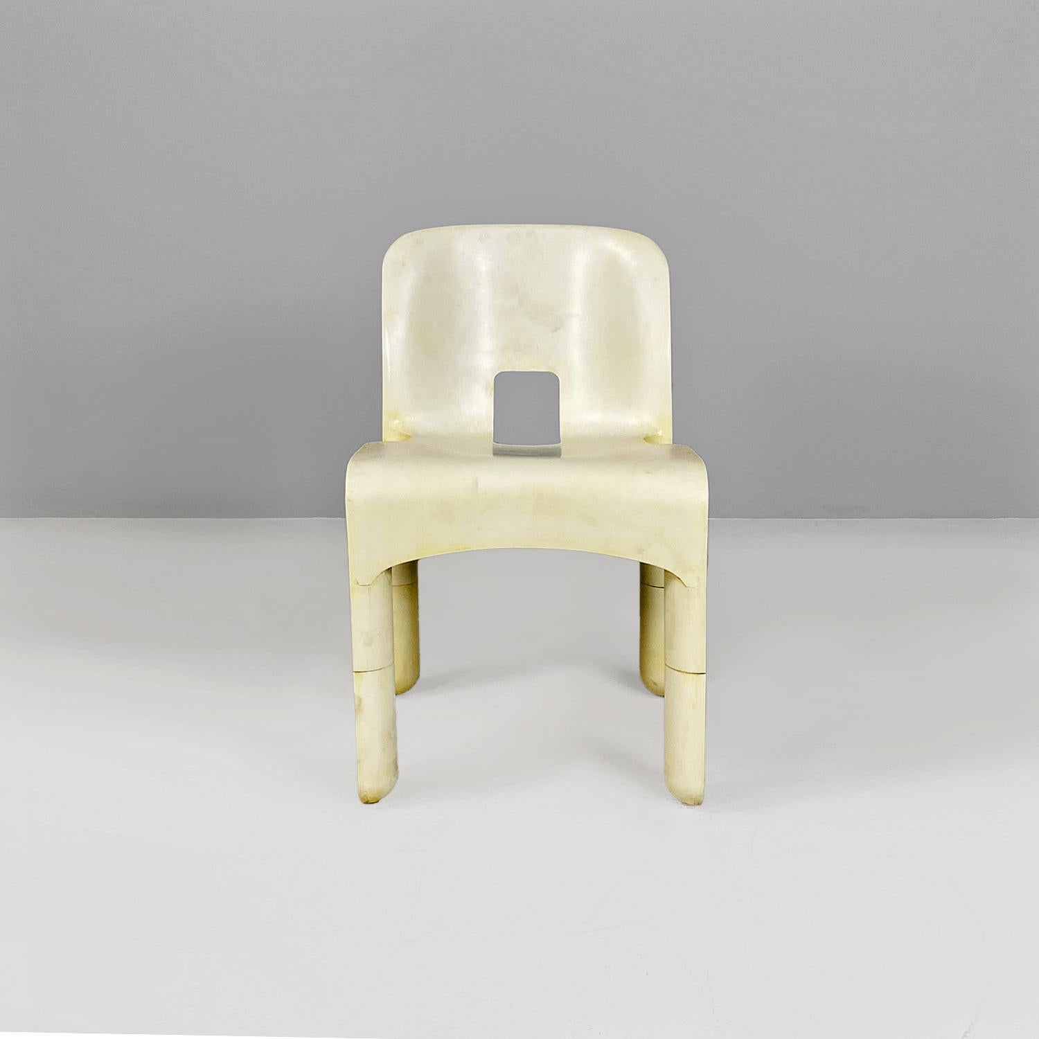 Late 20th Century Italian modern white plastic 860 Universale Chairs, Joe Colombo, Kartell, 1970s For Sale