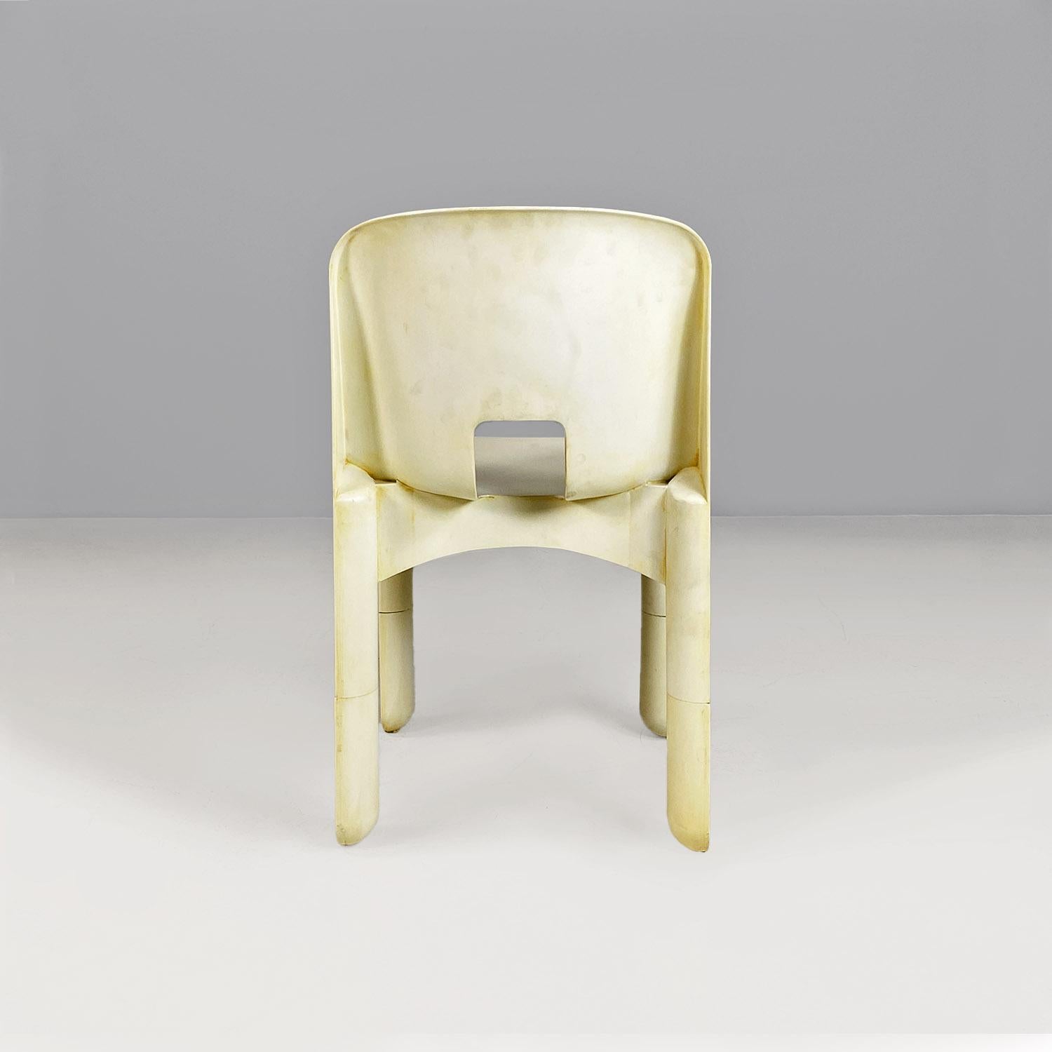 Italian modern white plastic 860 Universale Chairs, Joe Colombo, Kartell, 1970s For Sale 2