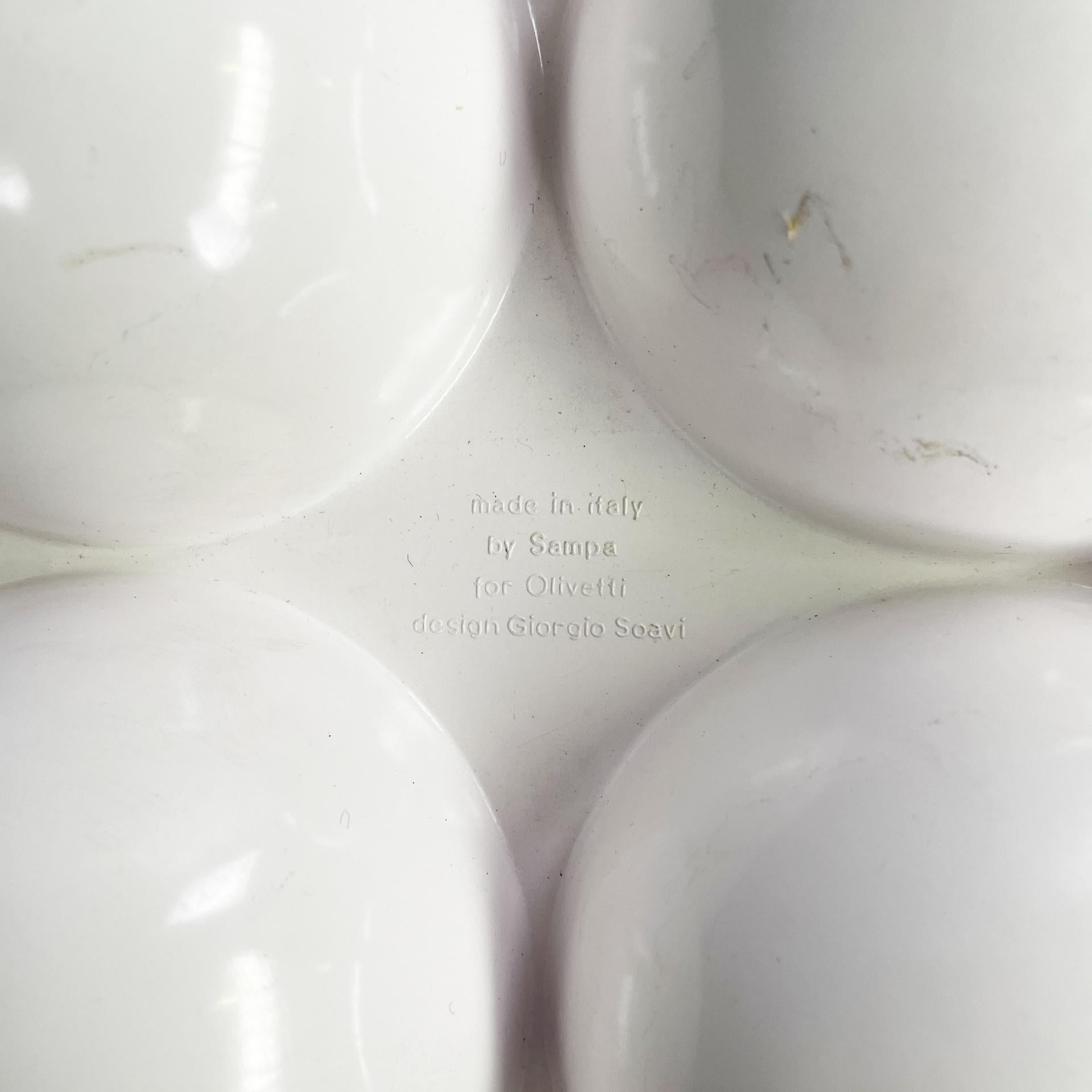 Italian modern white plastic ashtray by Giorgio Soavi for Olivetti, 1960s in vendita 6