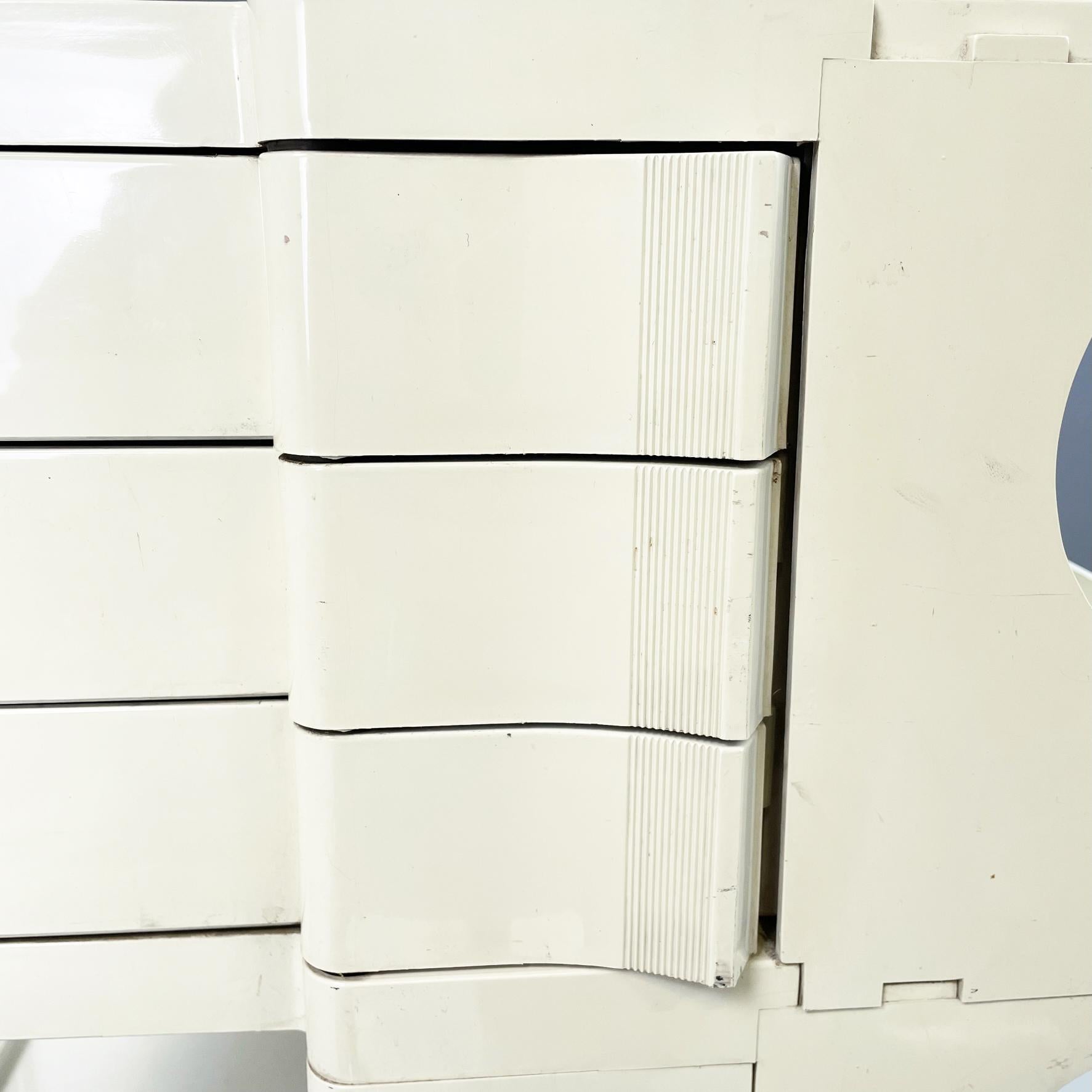 Italian Modern White Plastic Cart Boby by Joe Colombo for Bieffeplast, 1968 7