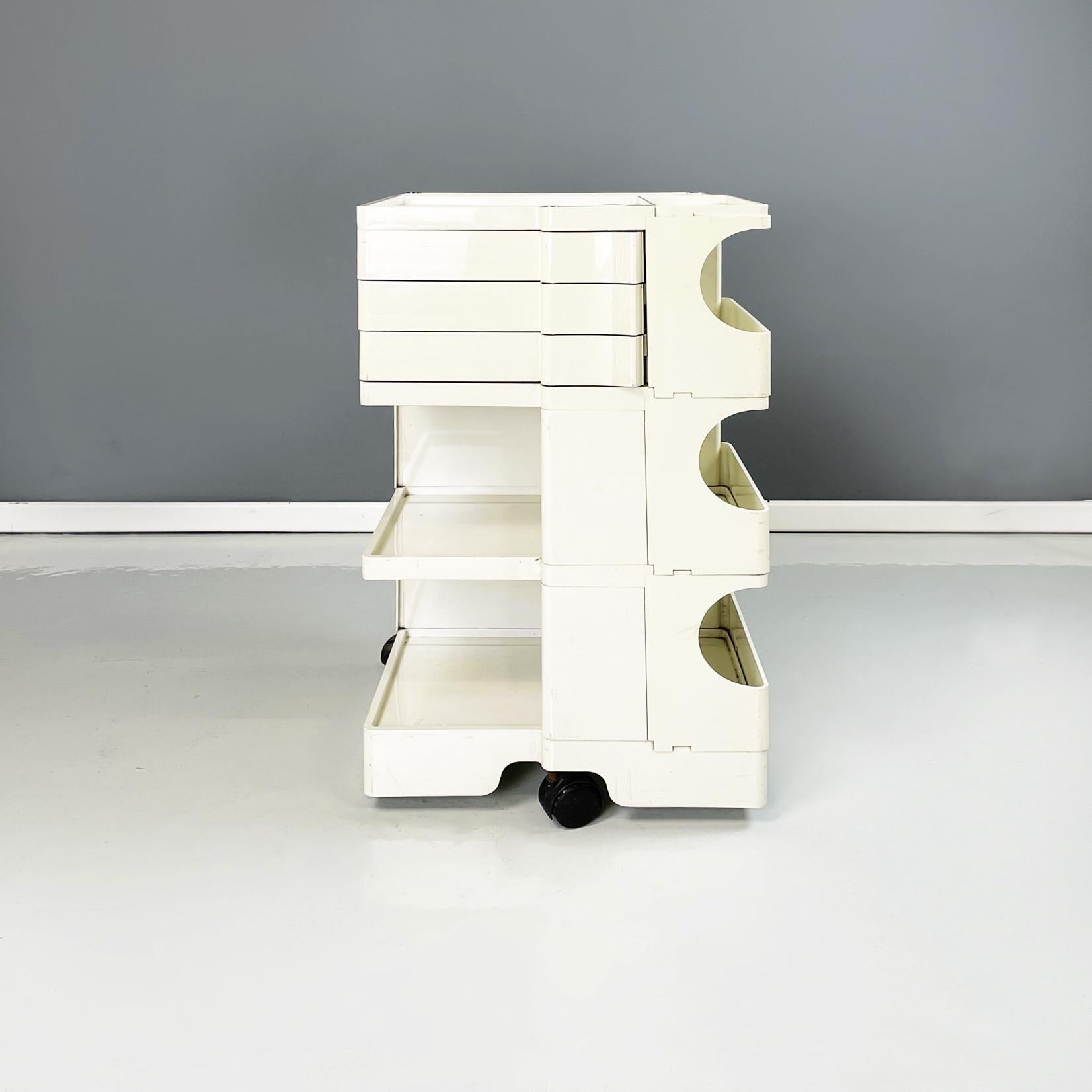 Italian Modern White Plastic Cart Boby by Joe Colombo for Bieffeplast, 1968 In Good Condition In MIlano, IT