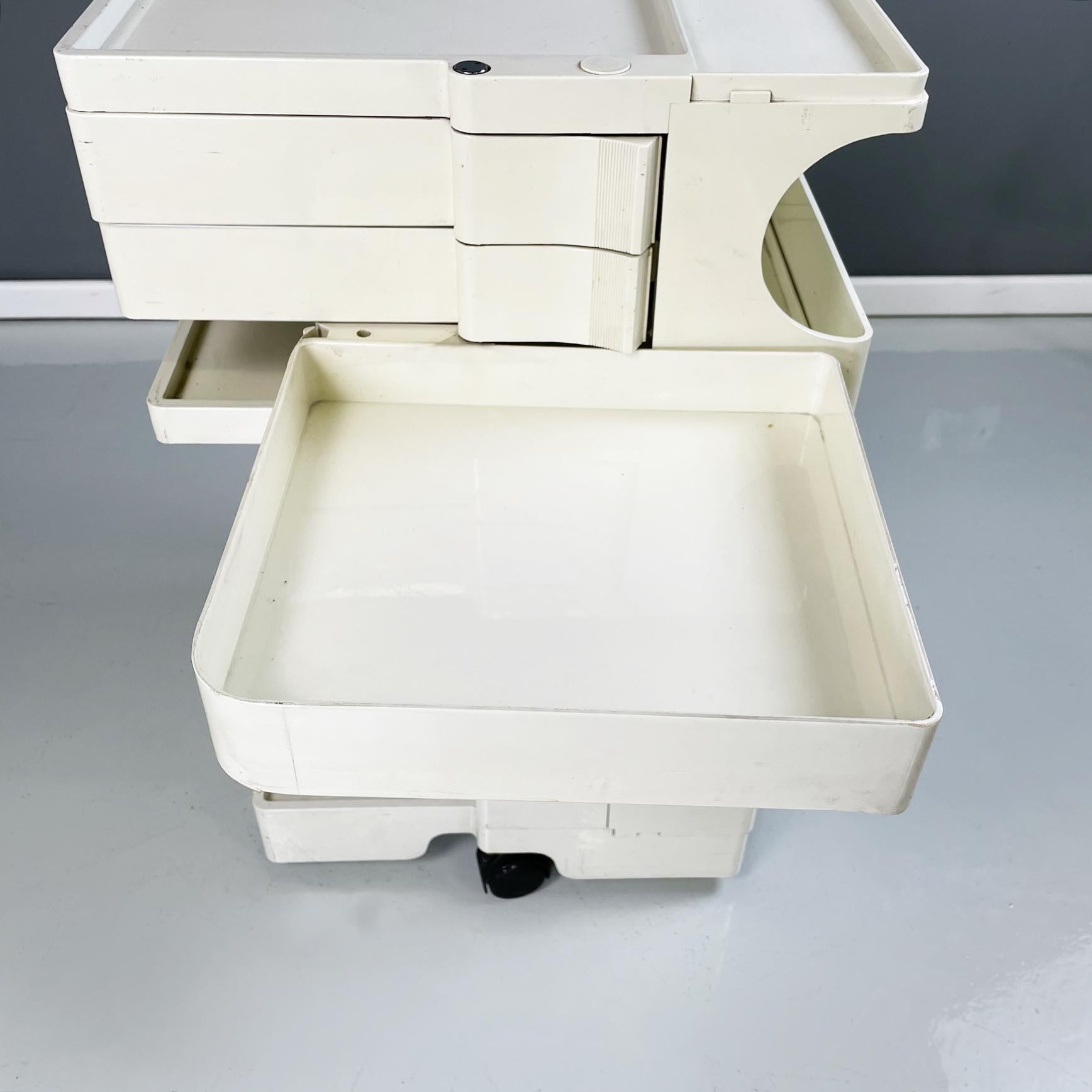 Italian Modern White Plastic Cart Boby by Joe Colombo for Bieffeplast, 1968 5