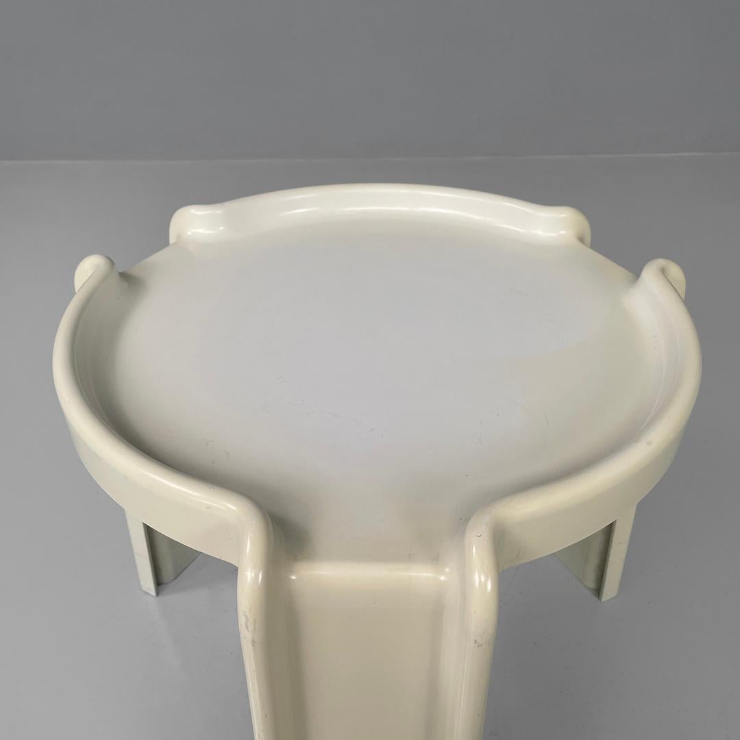 Tables basses modernes italiennes en plastique blanc par Giotto Stoppino pour Kartell, 1970 en vente 5