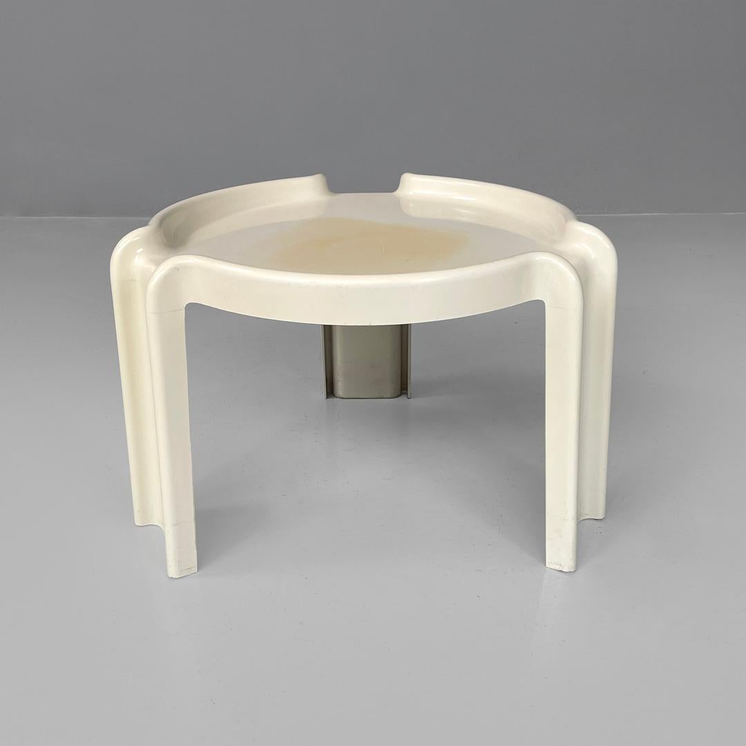 Plastic Italian modern white plastic coffee tables by Giotto Stoppino for Kartell, 1970s For Sale