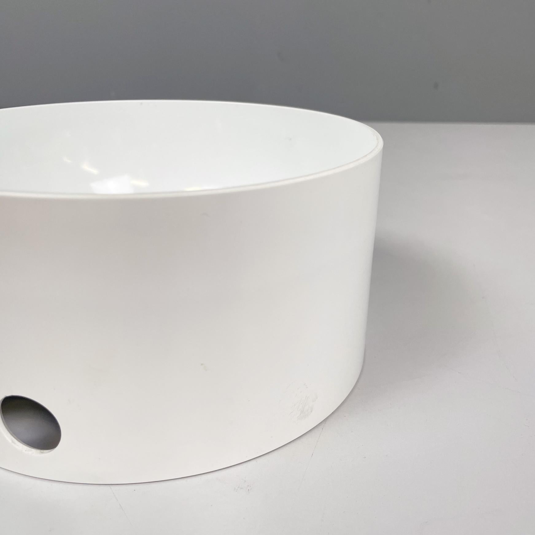 Late 20th Century Italian Modern White plastic cylindrical bowl by Enzo Mari for Danese, 1970s For Sale