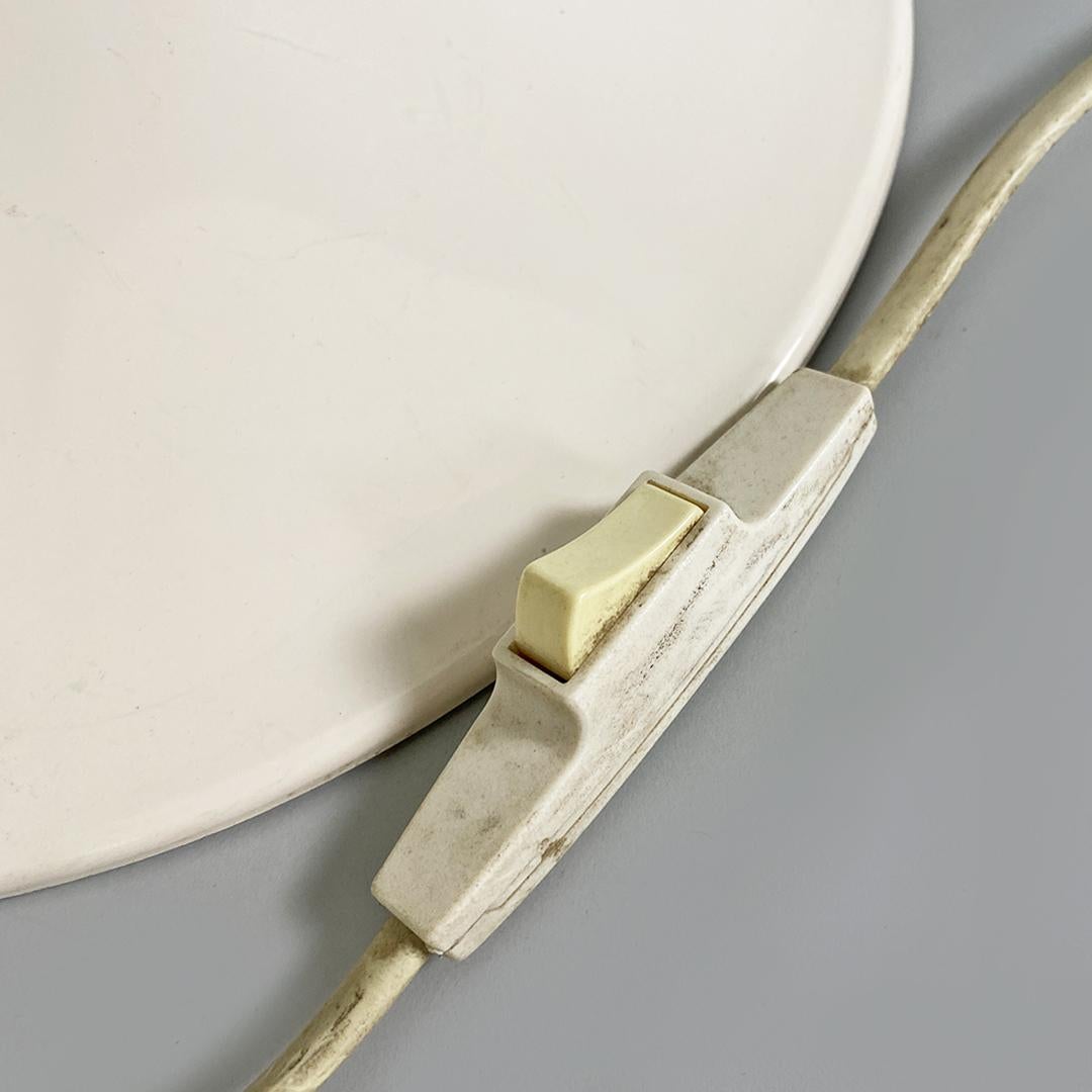 Moderne italienische Tischlampe Panthella von Verner Panton für Louis Poulsen, 1970er Jahre (Plexiglas)