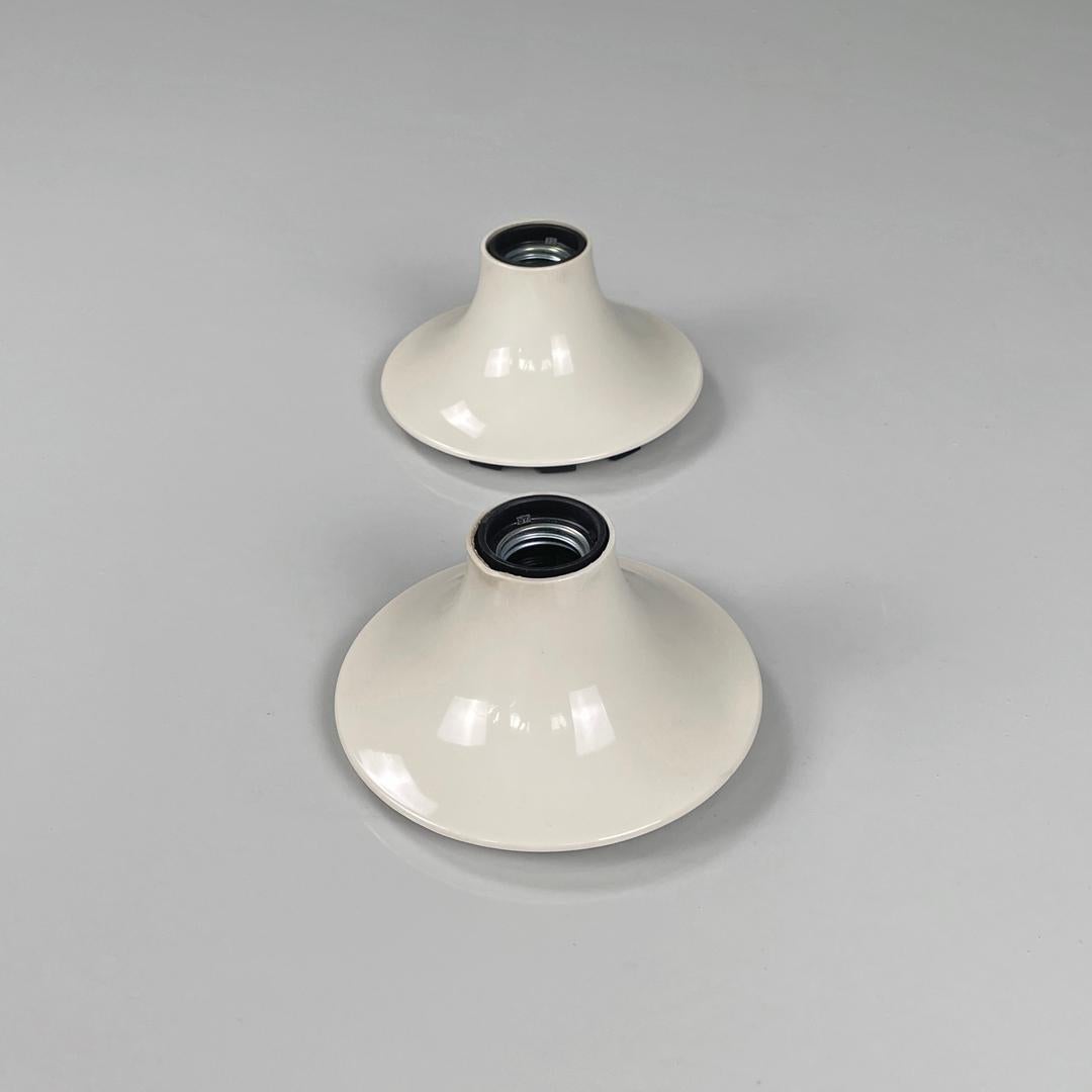 Plastic Italian modern white plastic wall lamps Teti Vico Magistretti for Artemide 1970s For Sale