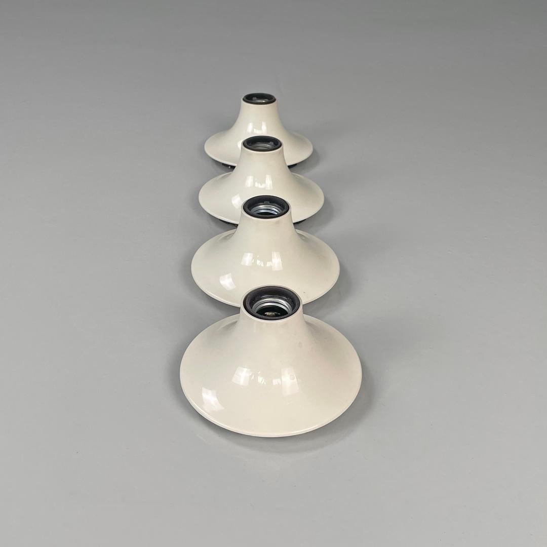Plastic Italian modern white plastic wall lamps Teti Vico Magistretti for Artemide 1970s