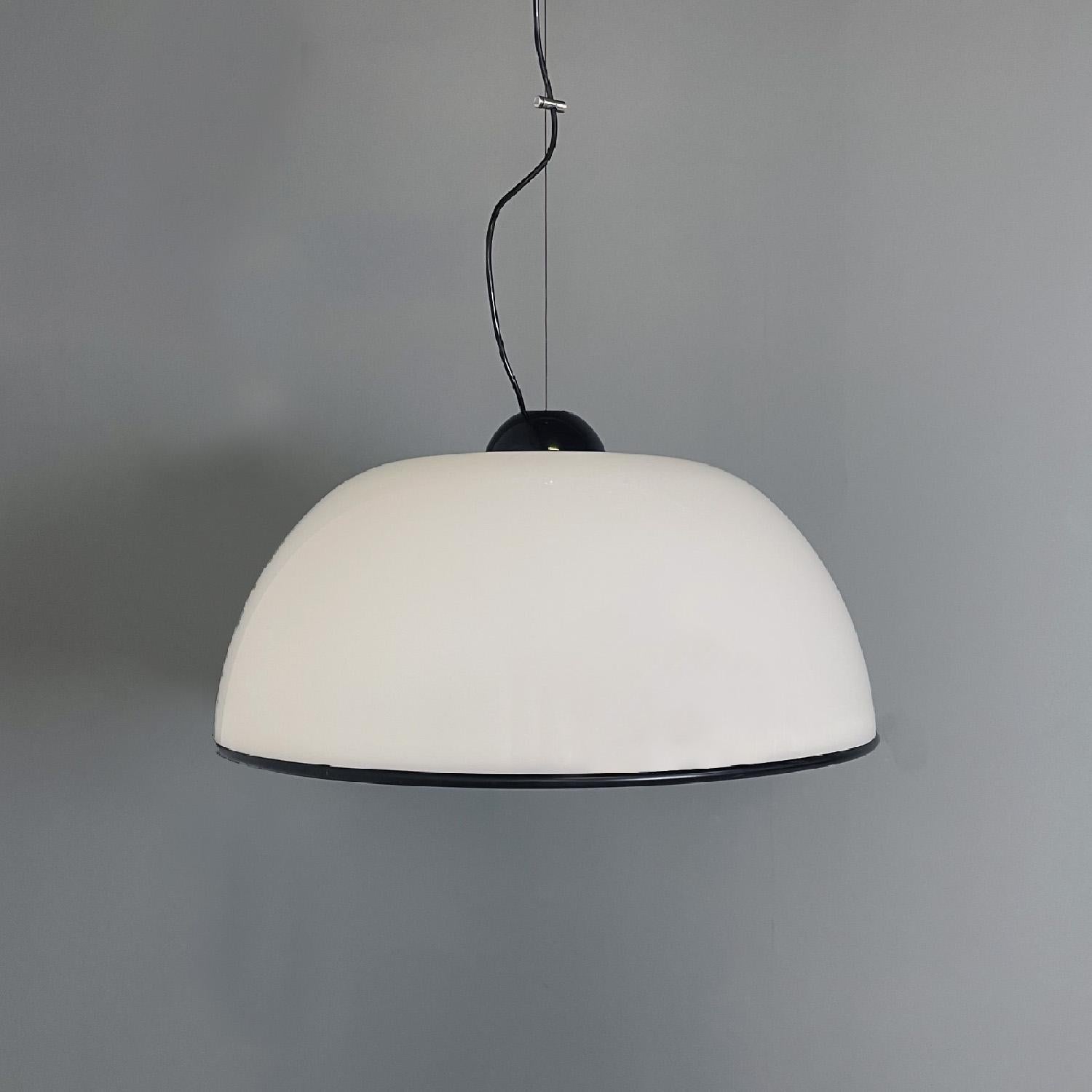 Modern Italian modern white and black plexiglass chandelier by Harvey Guzzini, 1970s For Sale