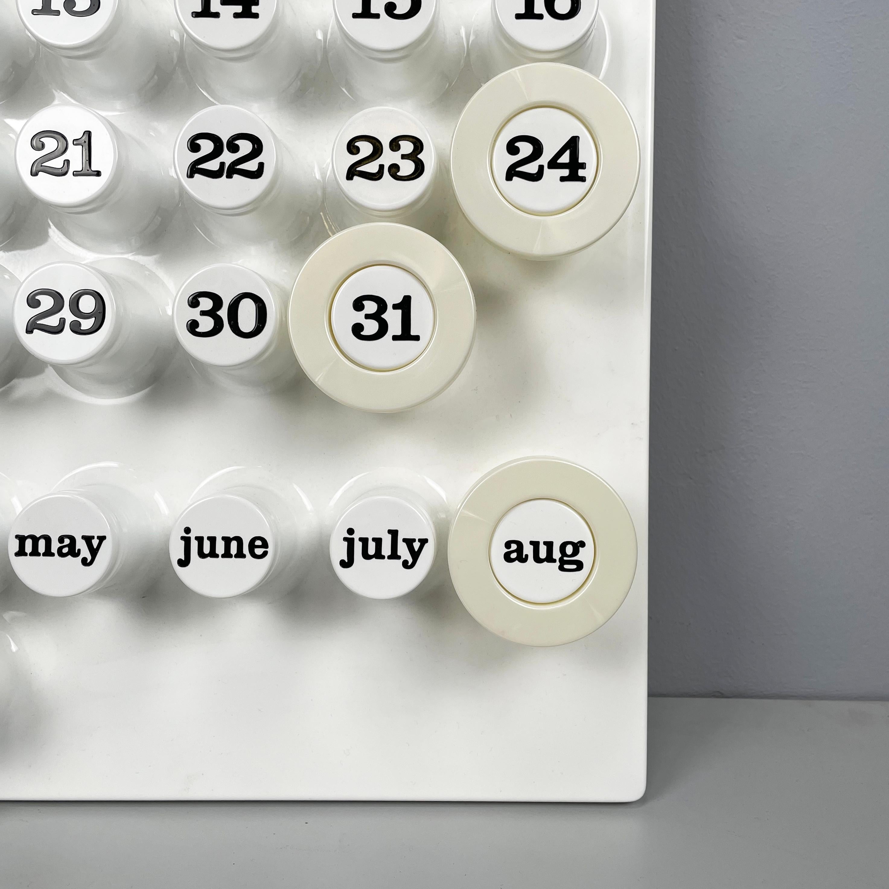 Modern Italian modern white rings for perpetual wall calendar by Ring A Date, 2020s For Sale