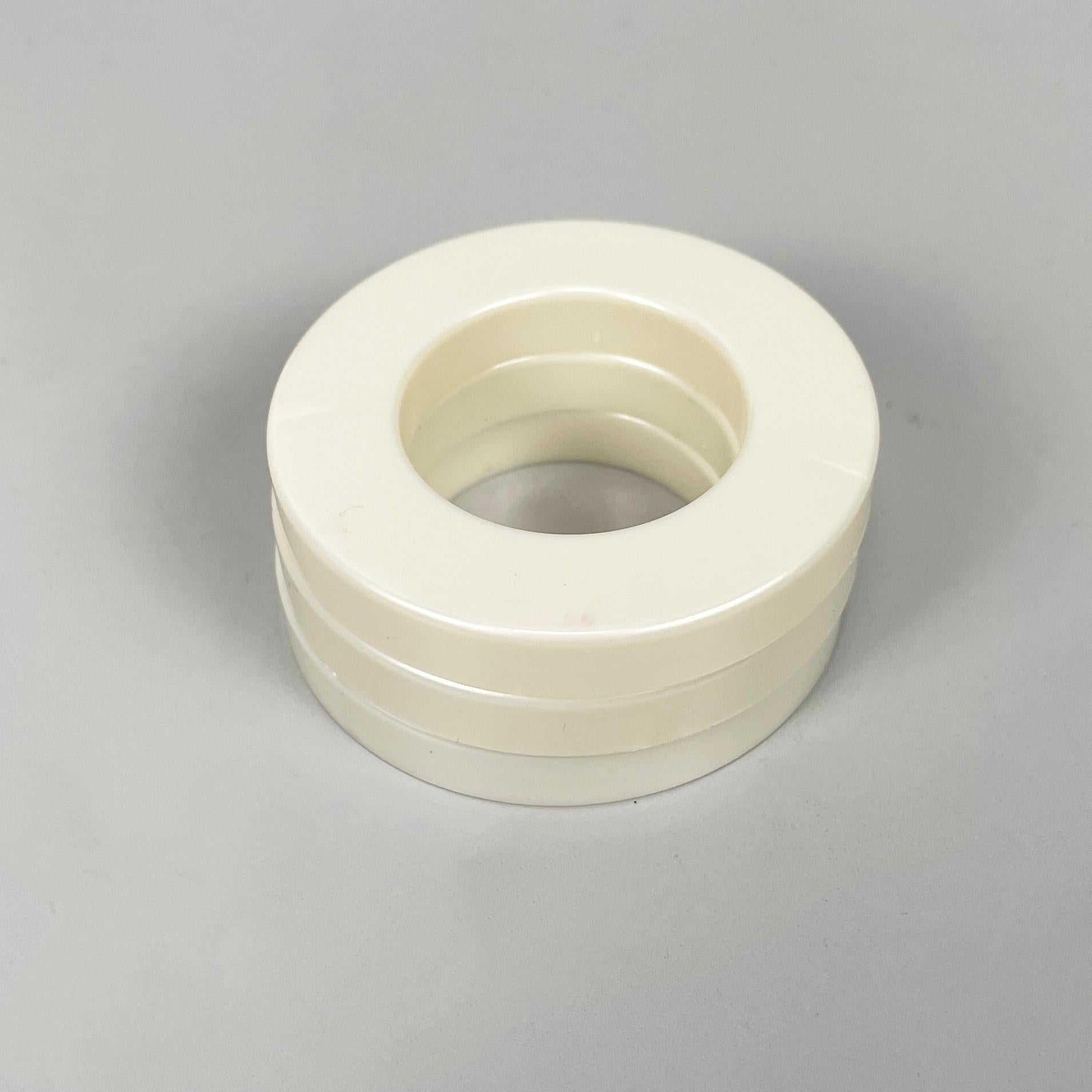 Italian modern white rings for perpetual wall calendar by Ring A Date, 2020s In Good Condition For Sale In MIlano, IT