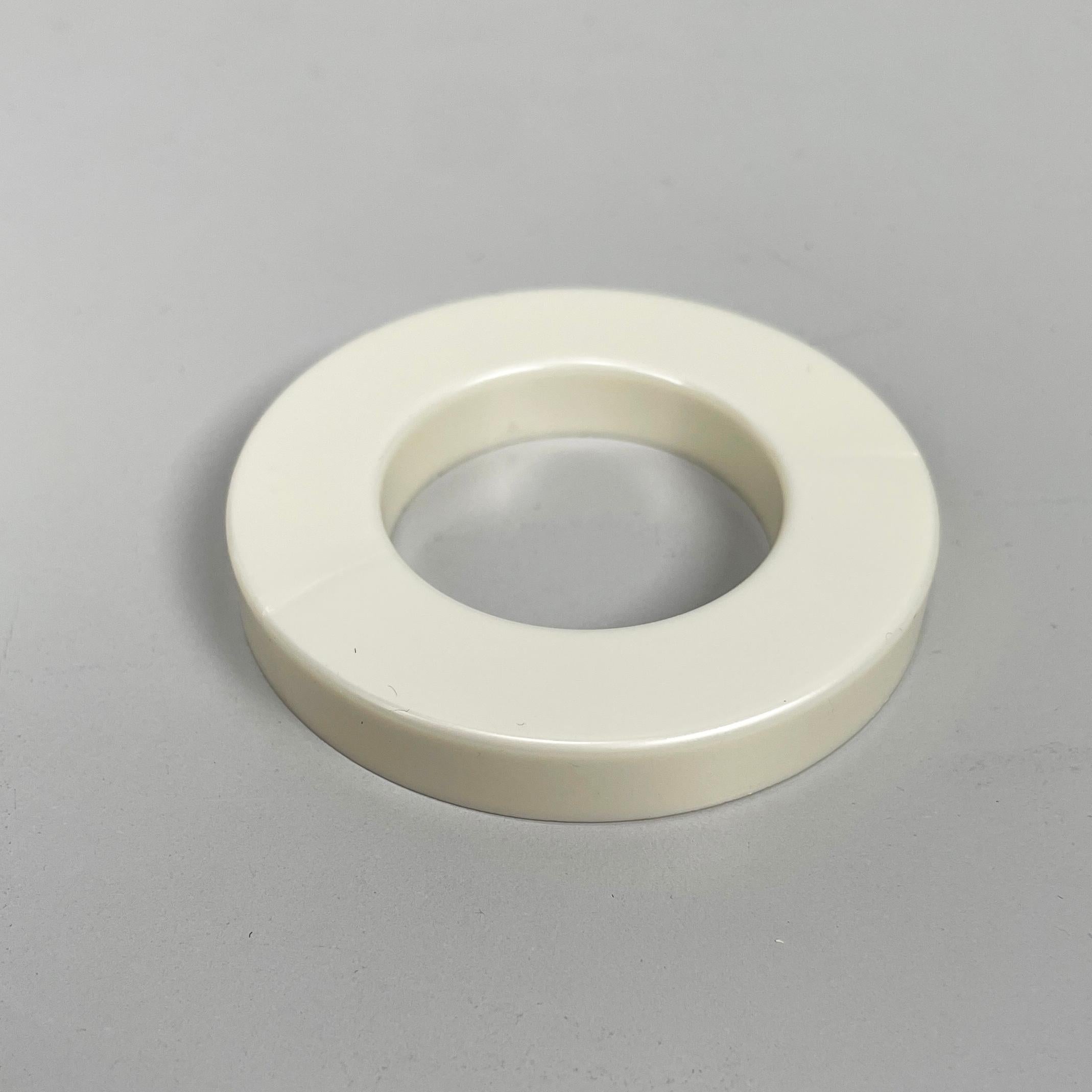 Plastic Italian modern white rings for perpetual wall calendar by Ring A Date, 2020s For Sale