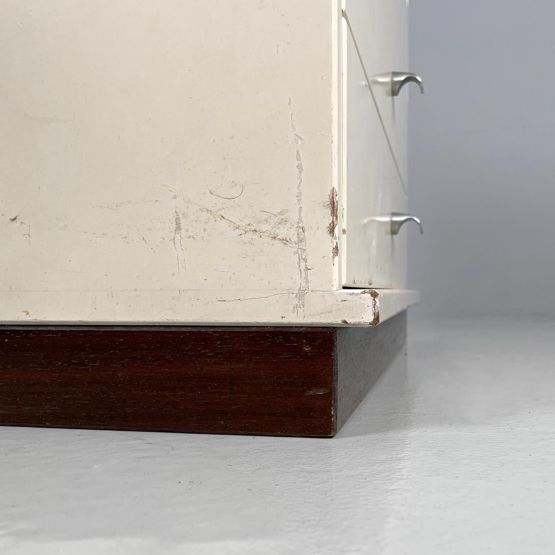 Italian modern white wooden bedside table with shaped top, 1980s For Sale 14