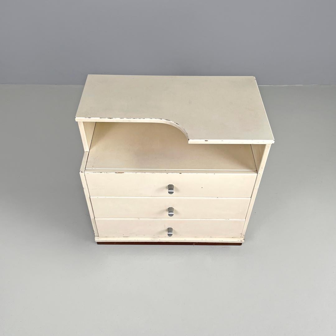 Italian modern white wooden bedside table with shaped top, 1980s For Sale 3
