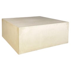 Pedestal o mesa italiana moderna de madera blanca en forma de paralelepípedo, años 70