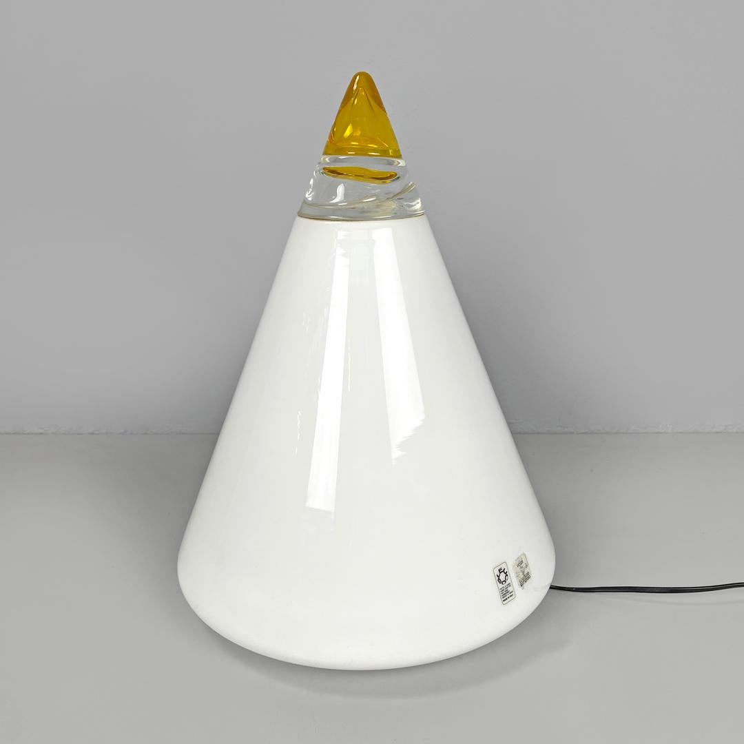Late 20th Century Italian modern white yellow Murano glass table lamp Grande Rio Giusto Toso 1970s For Sale