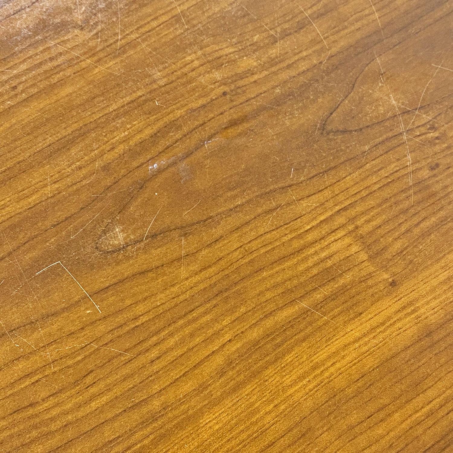 Pedestal o mesa expositora o de café italiana moderna de madera y laminado, años 70 en venta 2