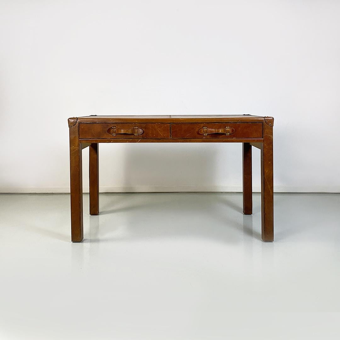 Italian Modern Wood and Leather Table Similar to the Leather Suitcases, 1970s In Good Condition In MIlano, IT