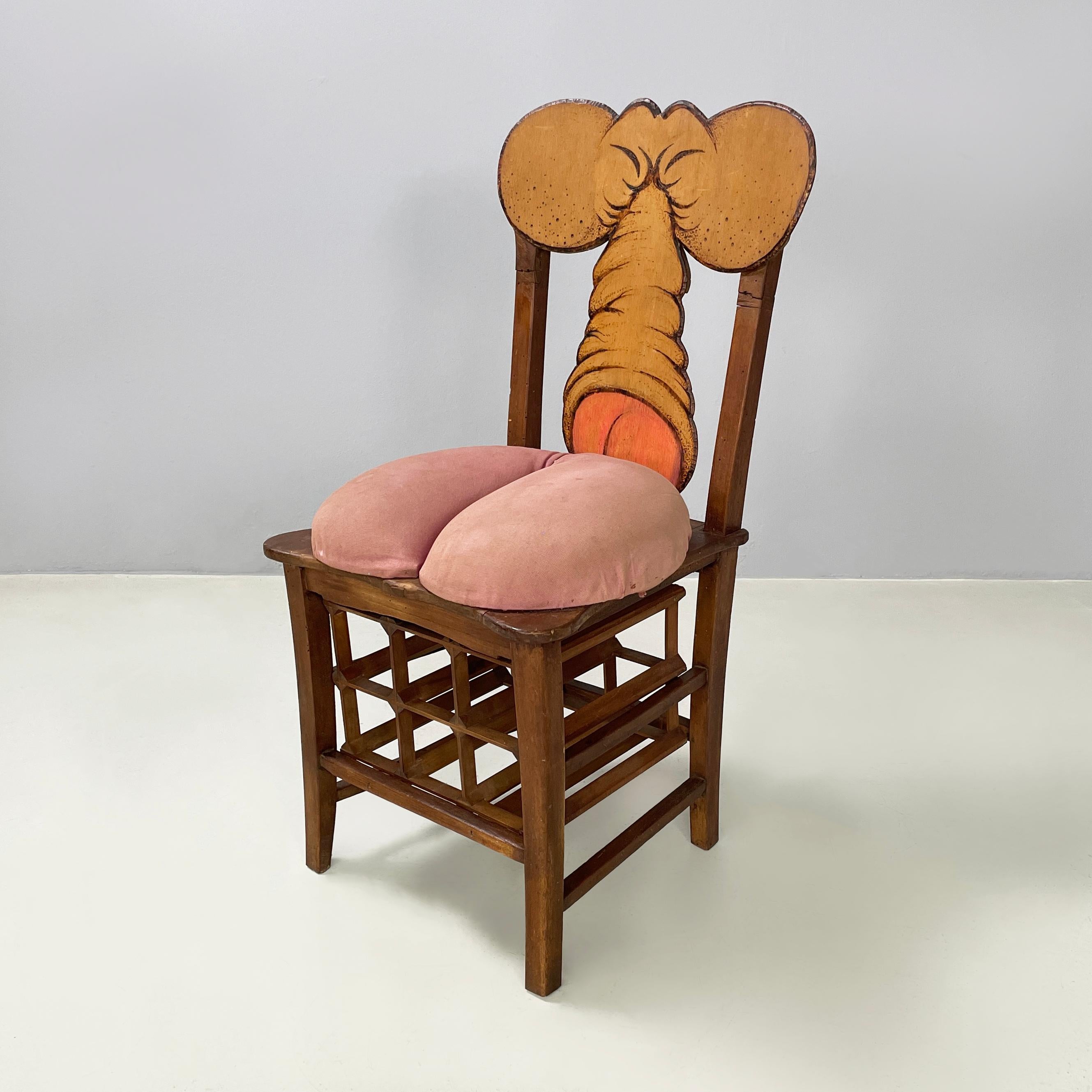 Chaise moderne italienne en bois - œuvre d'art de Bogdan, années 2000
Œuvre d'art intitulée Eros n. 14 issue de l'exposition Vini da Leggere, liée aux thèmes de l'éros en relation avec le vin. L'œuvre consiste en une chaise en bois. Le dossier en