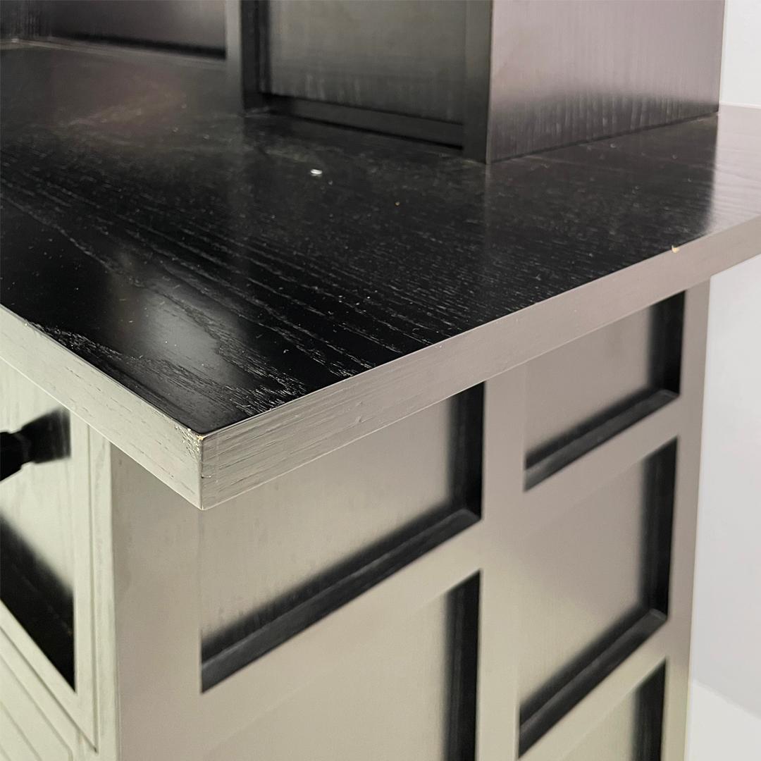 Buffet haut en bois moderne italien par Charles Rennie Mackintosh pour Cassina, années 1980 en vente 9