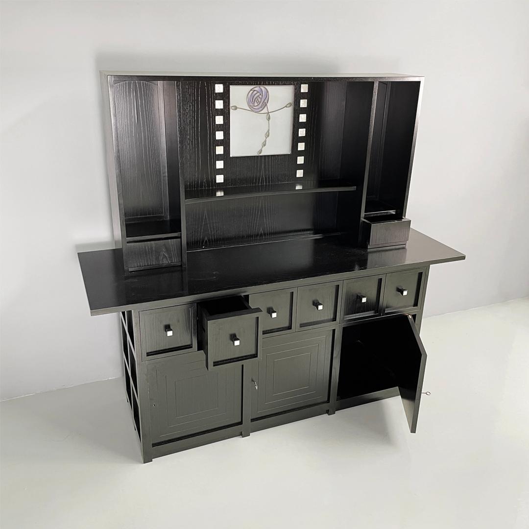 Buffet haut en bois moderne italien par Charles Rennie Mackintosh pour Cassina, années 1980 en vente 2