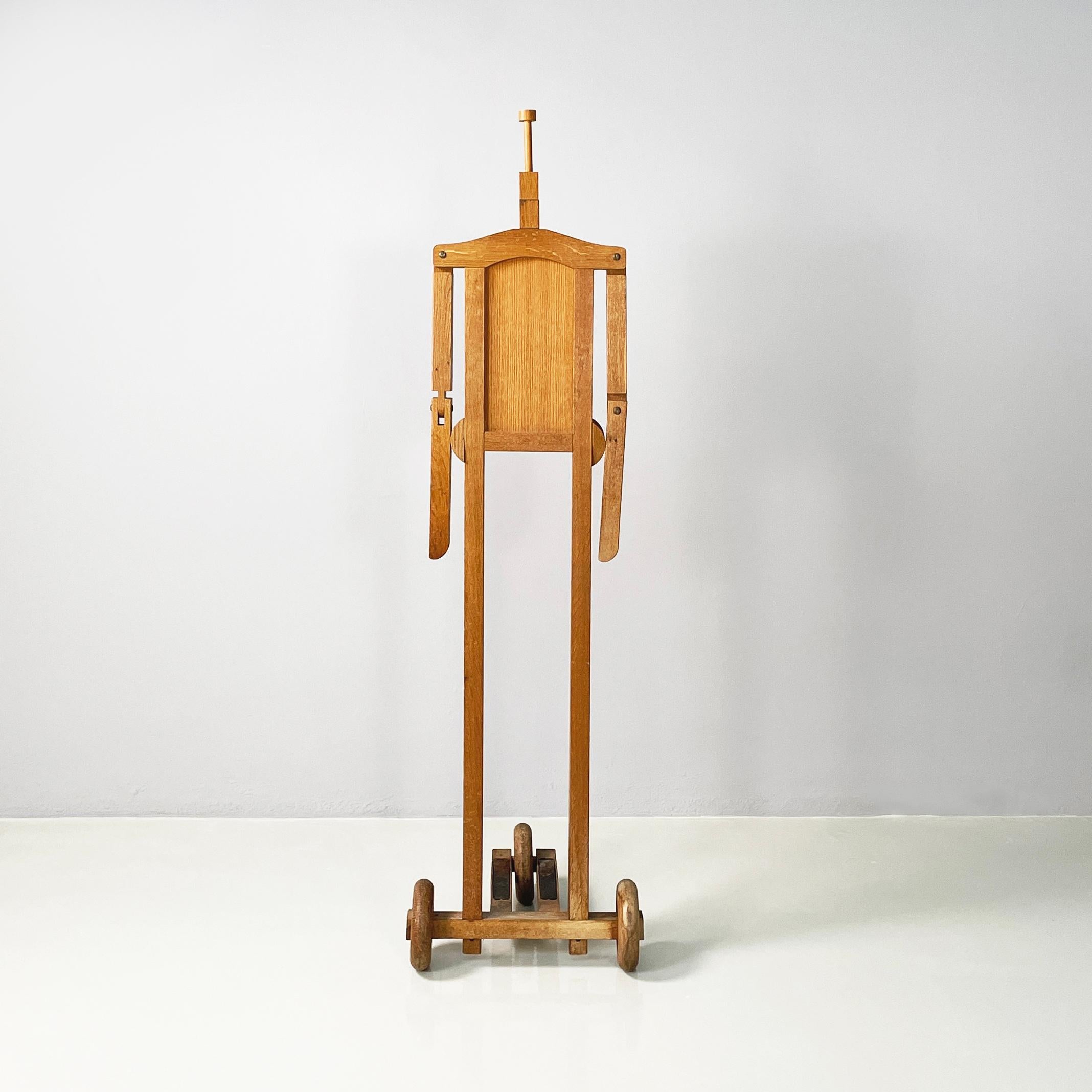 Modern Italian modern Wood valet stand with hat holder by BeroDesign Cacharel, 1980s For Sale