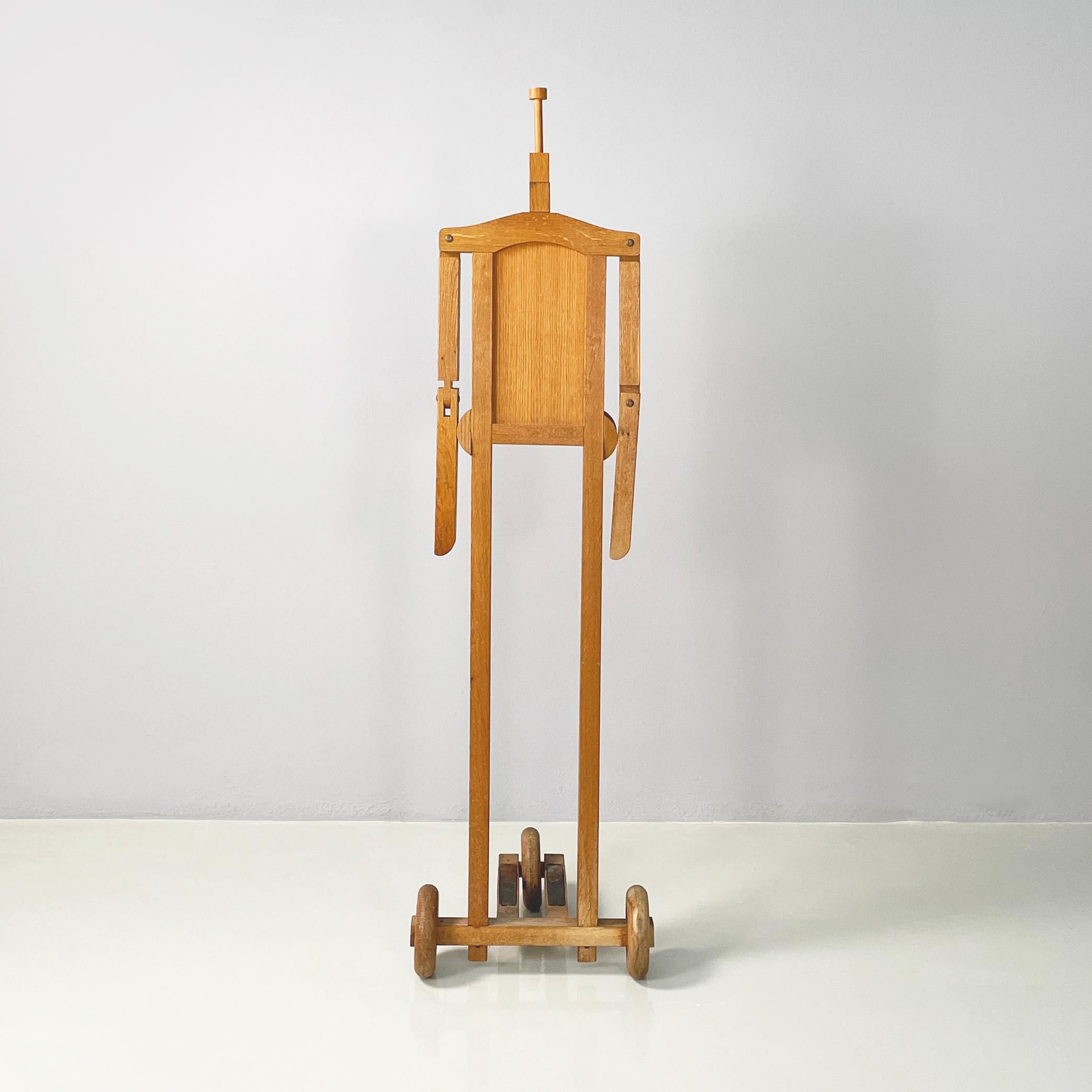 Italian modern Wood valet stand with hat holder by BeroDesign Cacharel, 1980s For Sale 1