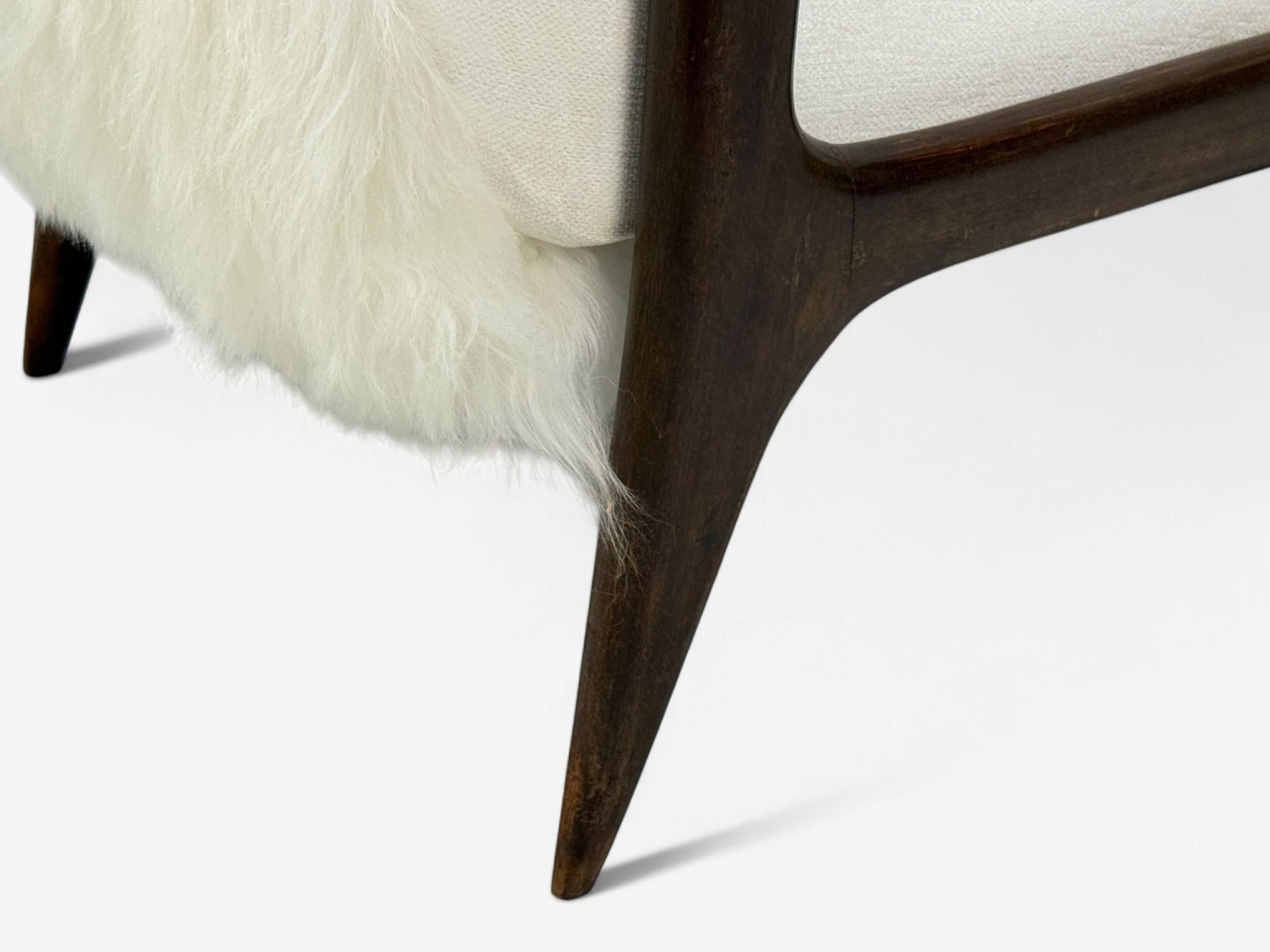 Chaise longue moderne italienne, Wood Wood, Shearling blanc, années 1950 en vente 5