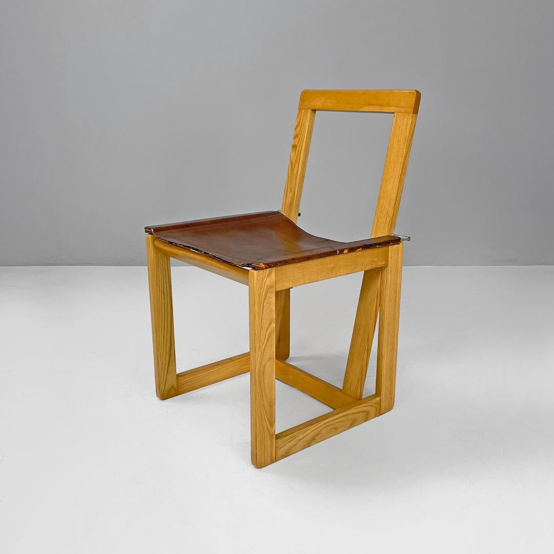 Moderne Chaises modernes italiennes en bois avec assise en cuir marron, années 1970 en vente