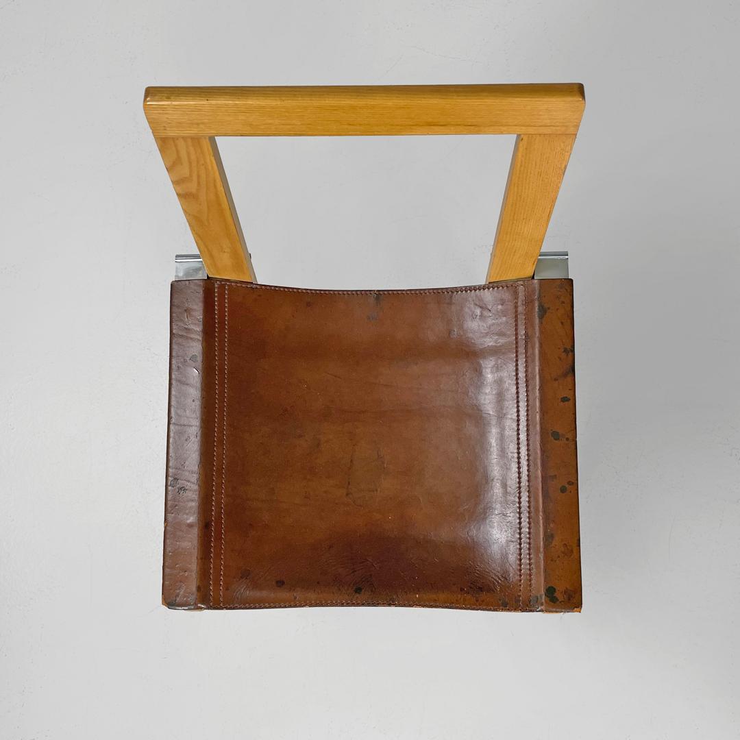 Chaises modernes italiennes en bois avec assise en cuir marron, années 1970 en vente 1