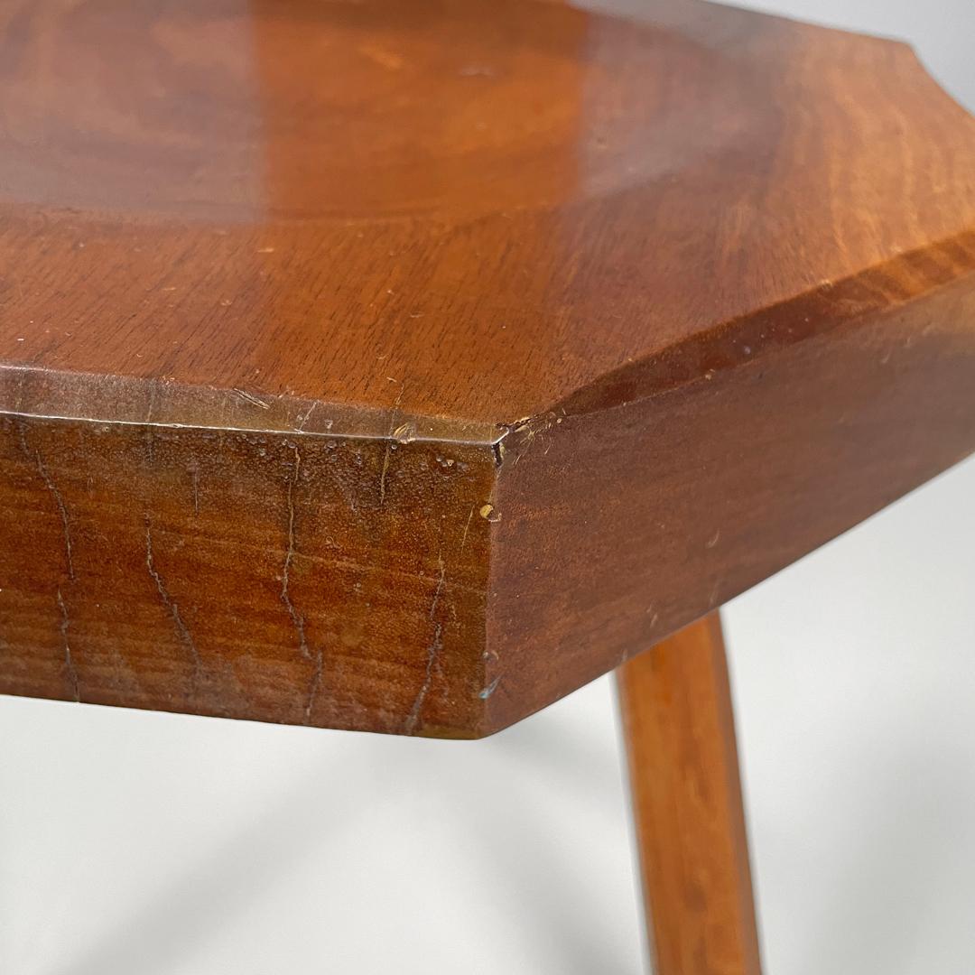 Sillas modernas italianas de madera con decoración hexagonal y festoneado en el asiento, años 70 en venta 10