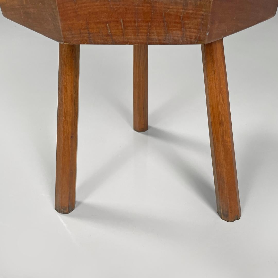 Sillas modernas italianas de madera con decoración hexagonal y festoneado en el asiento, años 70 en venta 12