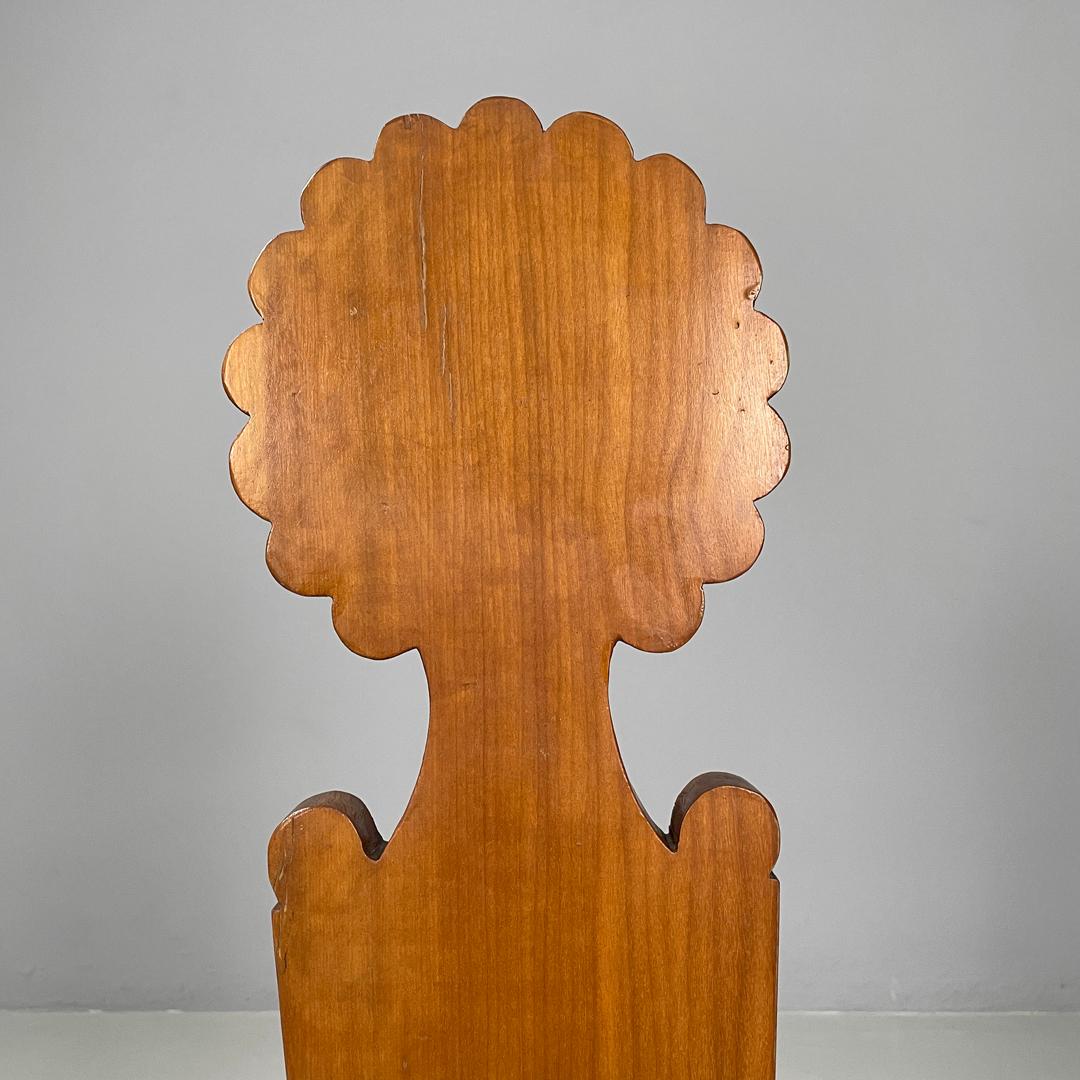 Sillas modernas italianas de madera con decoración hexagonal y festoneado en el asiento, años 70 en venta 2