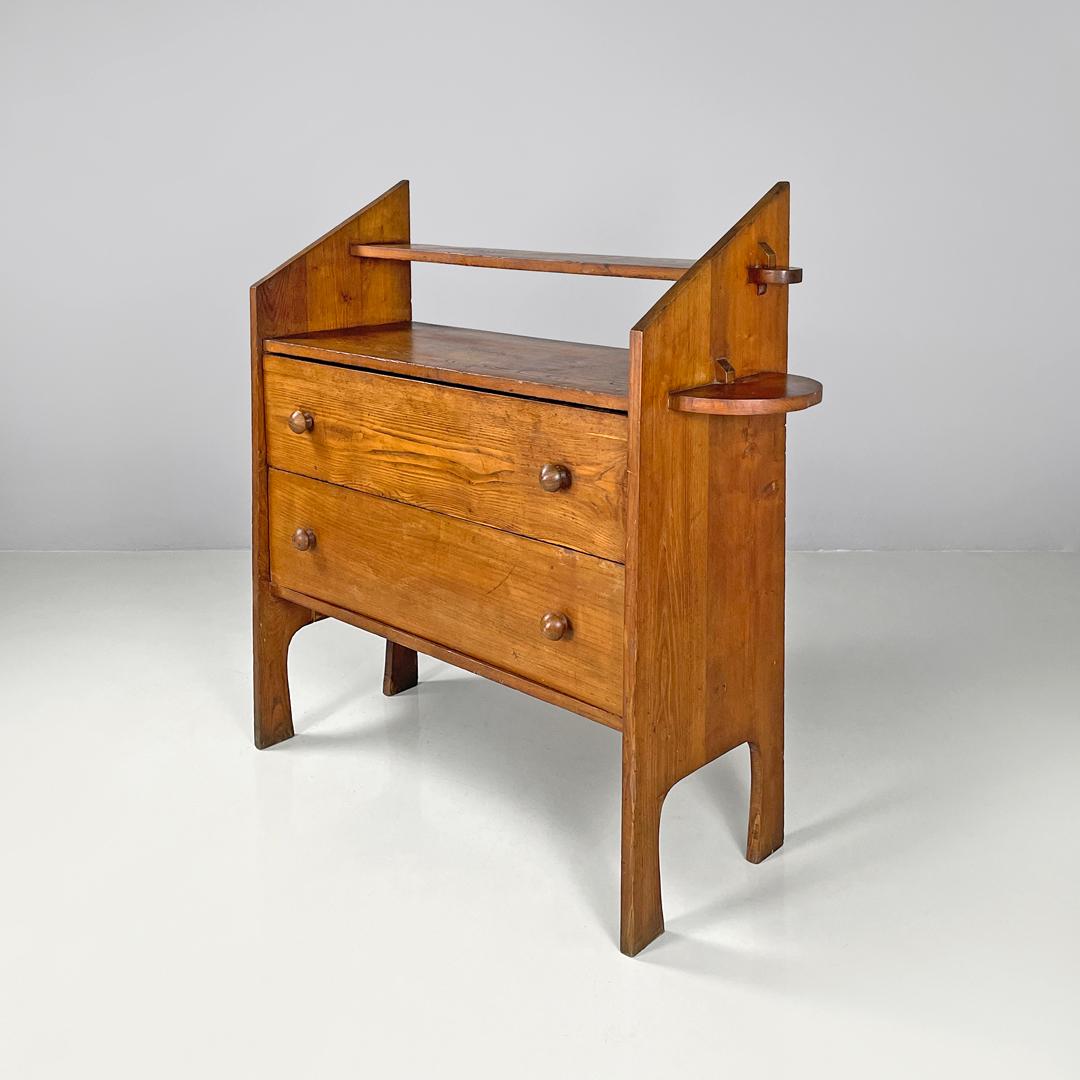 Italian modern wooden chest of drawers with visible joints La Casa Bella, 1970s In Good Condition For Sale In MIlano, IT