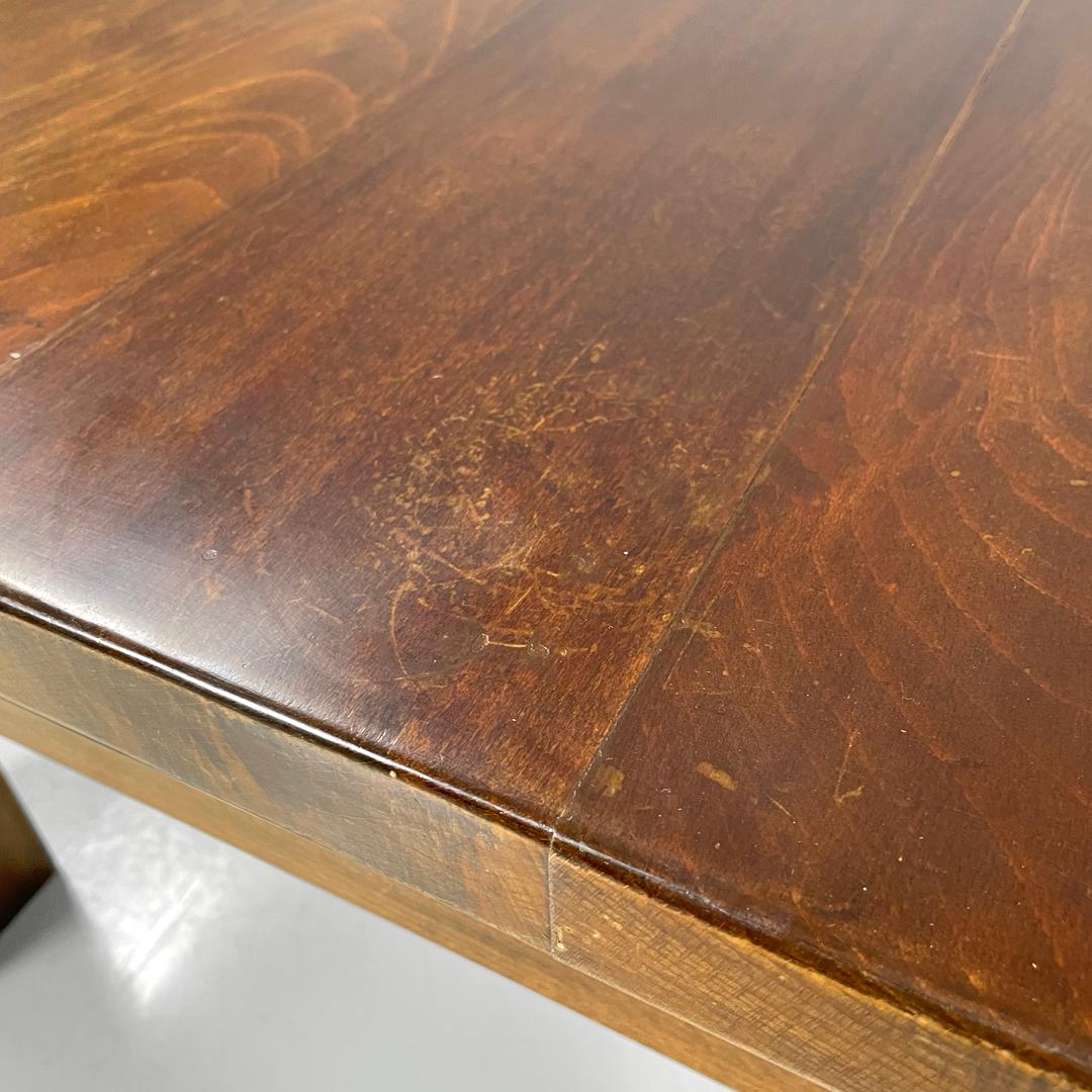 Italian modern wooden coffee table with geometric lines and squared legs, 1970s For Sale 6