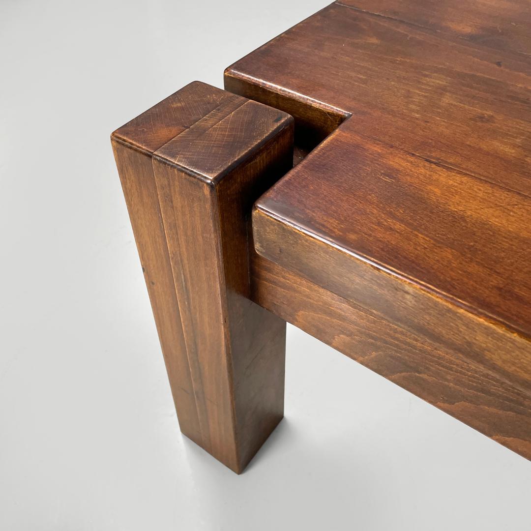 Italian modern wooden coffee table with geometric lines and squared legs, 1970s For Sale 9