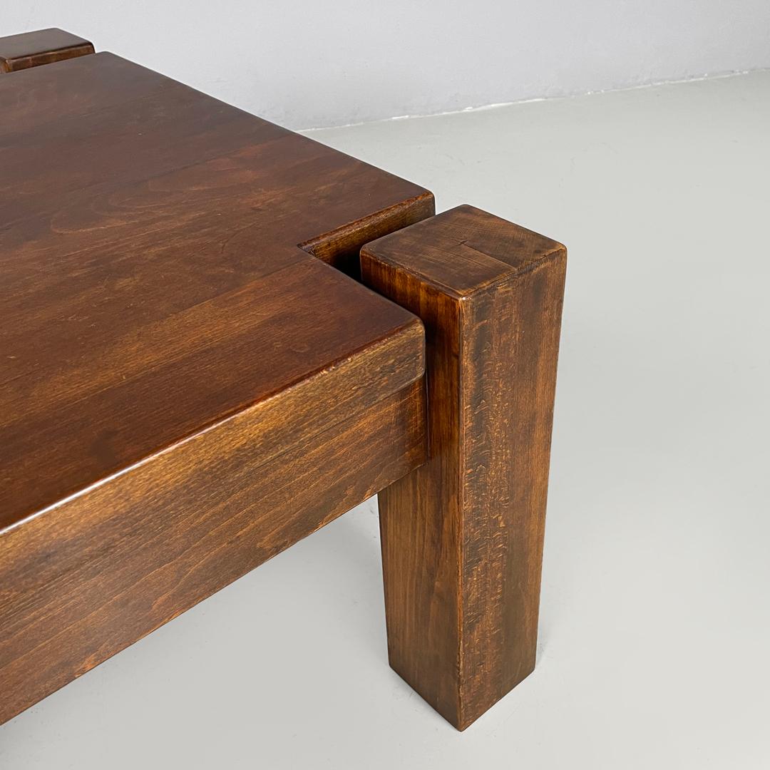 Italian modern wooden coffee table with geometric lines and squared legs, 1970s For Sale 10
