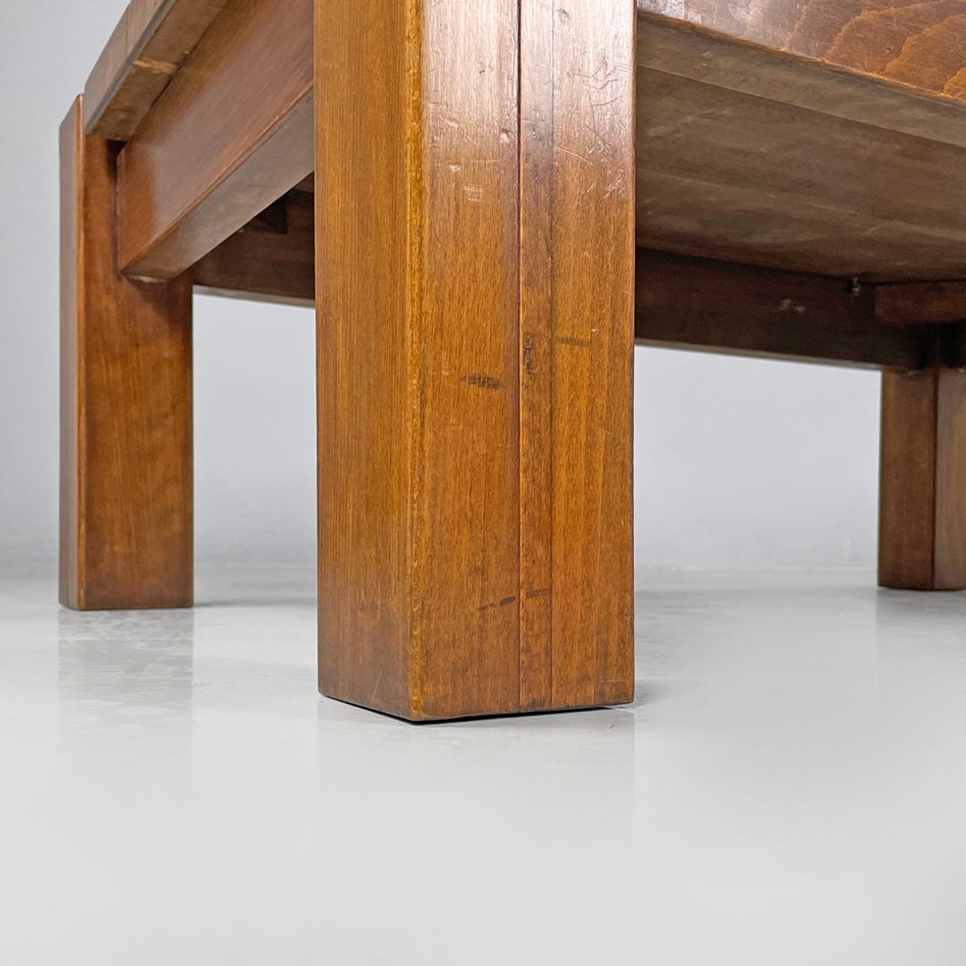 Italian modern wooden coffee table with geometric lines and squared legs, 1970s For Sale 13