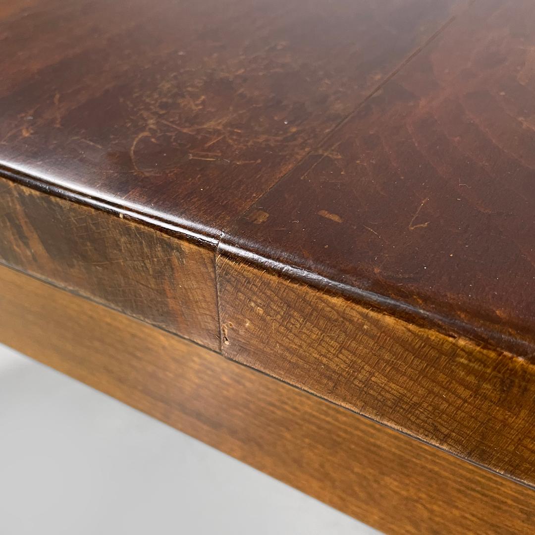 Italian modern wooden coffee table with geometric lines and squared legs, 1970s For Sale 3