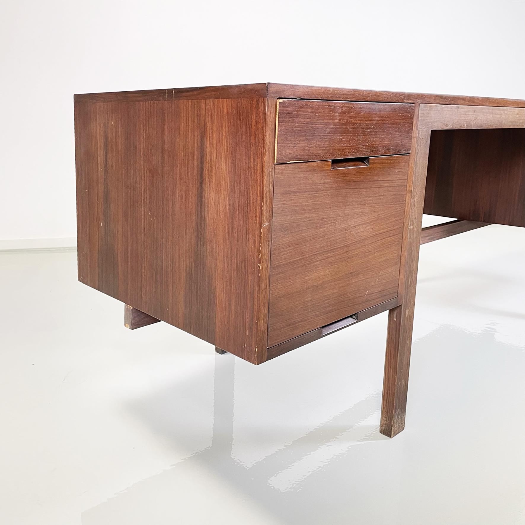 Moderner italienischer moderner Holzschreibtisch mod. Canaan von Marcel Breuer für  Gavina, 1970er Jahre im Angebot 2