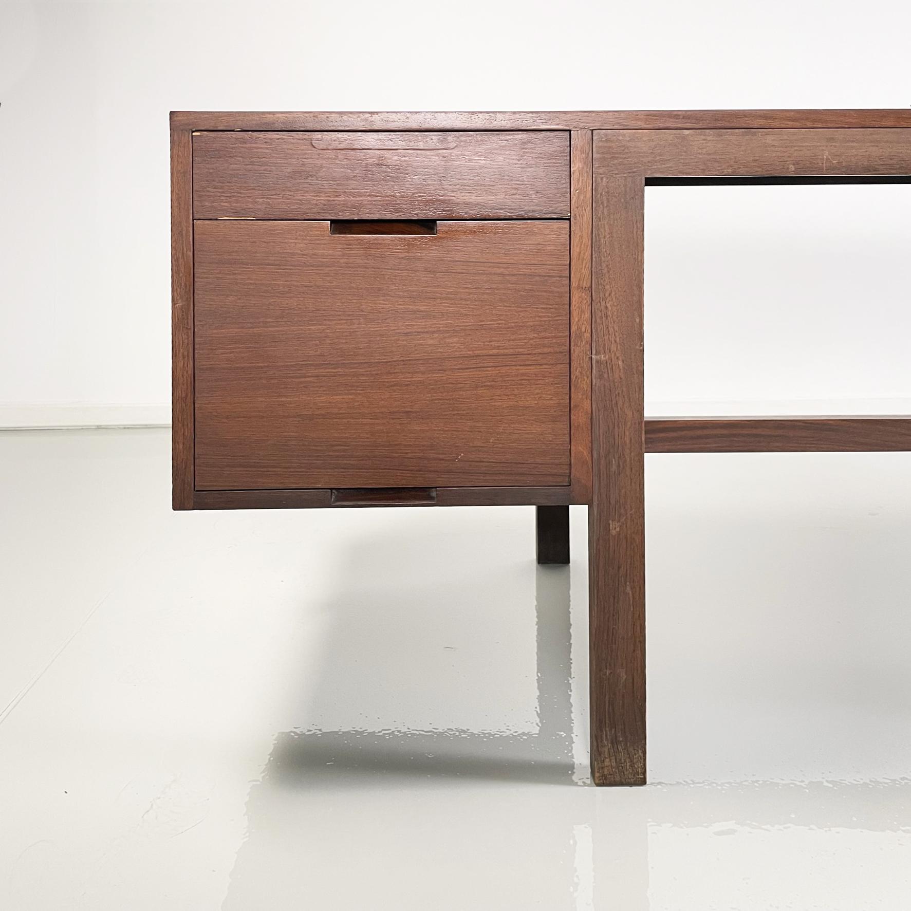 Italian modern Wooden desk mod. Canaan by Marcel Breuer for  Gavina, 1970s For Sale 3