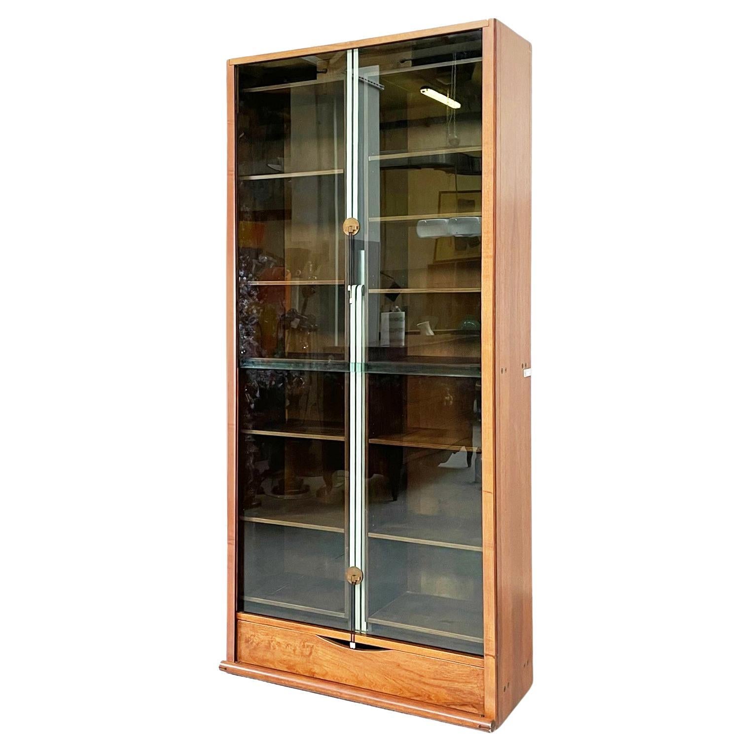 Italian Modern Wooden Glass Bookcase Zibaldone by Carlo Scarpa for Bernini, 1974 For Sale