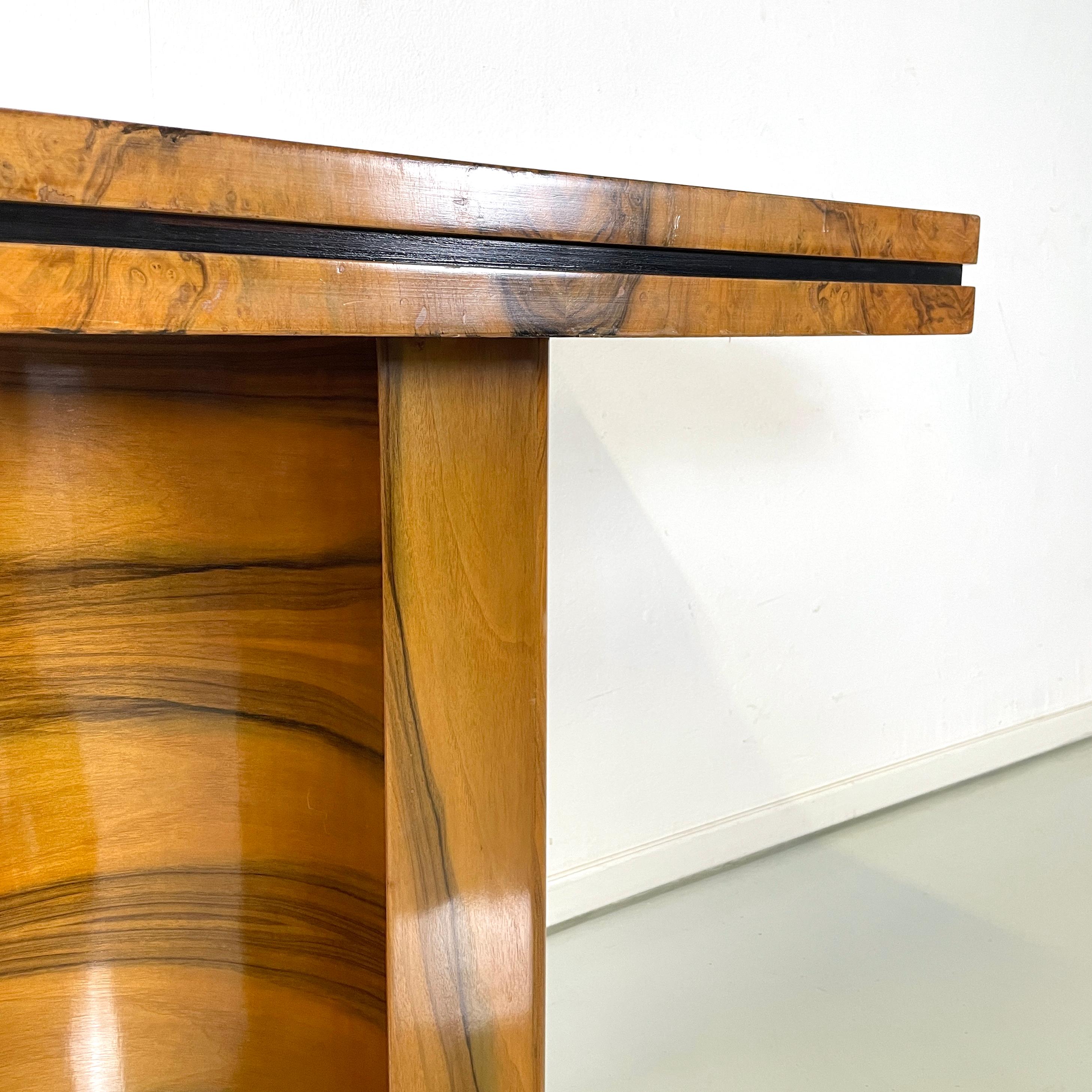 Italienische moderne rechteckige Holzkonsole mit schwarzen Holzdetails, 1970er Jahre im Angebot 1