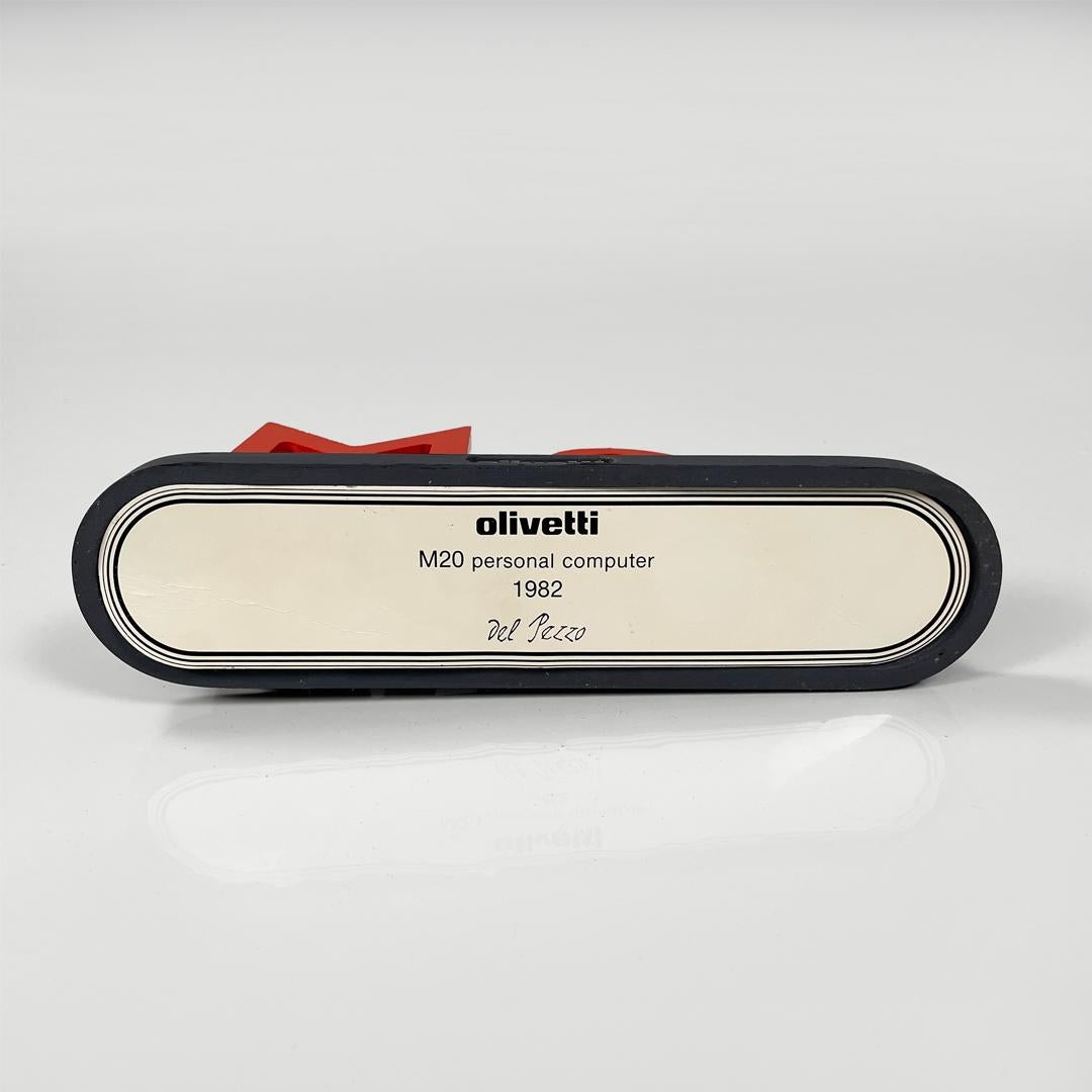 Italian modern wooden sculpture by Lucio Del Pezzo for Olivetti, 1982 in vendita 1