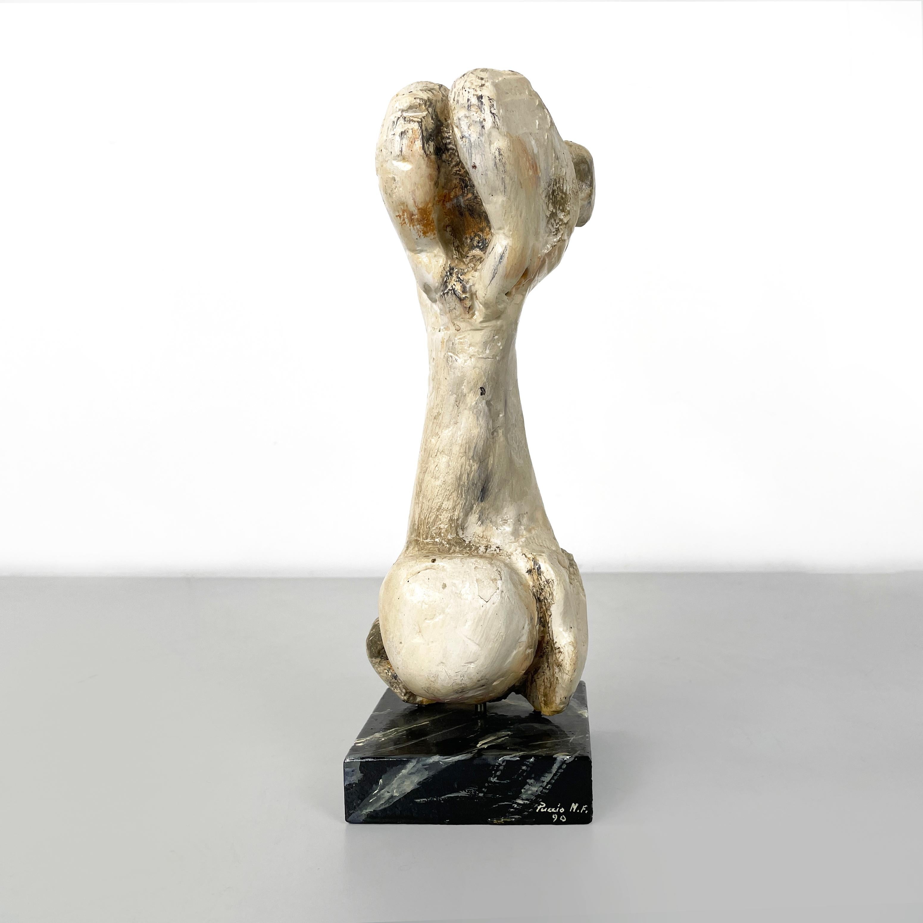 Italian modern Wooden sculpture of a bone by N.F. Puccio, 1990s In Good Condition For Sale In MIlano, IT