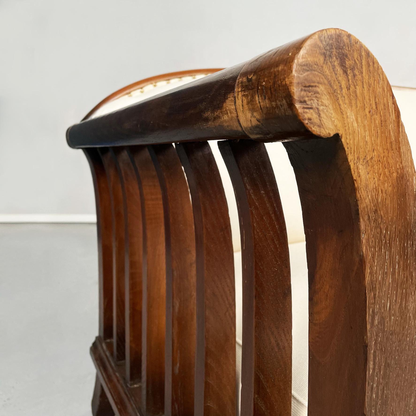 Divano moderno italiano in legno con tessuto bianco, anni '40 In condizioni buone in vendita a MIlano, IT