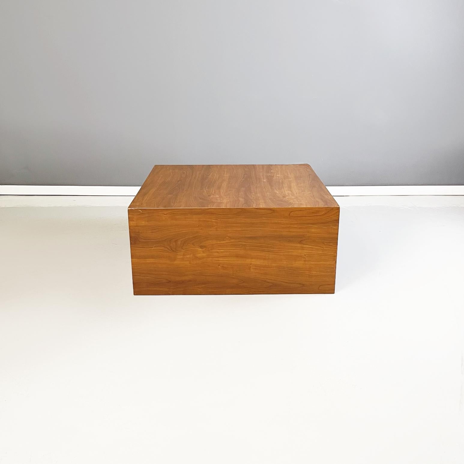 Italian Modern Wooden Square Pedestal or Stand Display or Coffe Table, 1970s In Good Condition For Sale In MIlano, IT